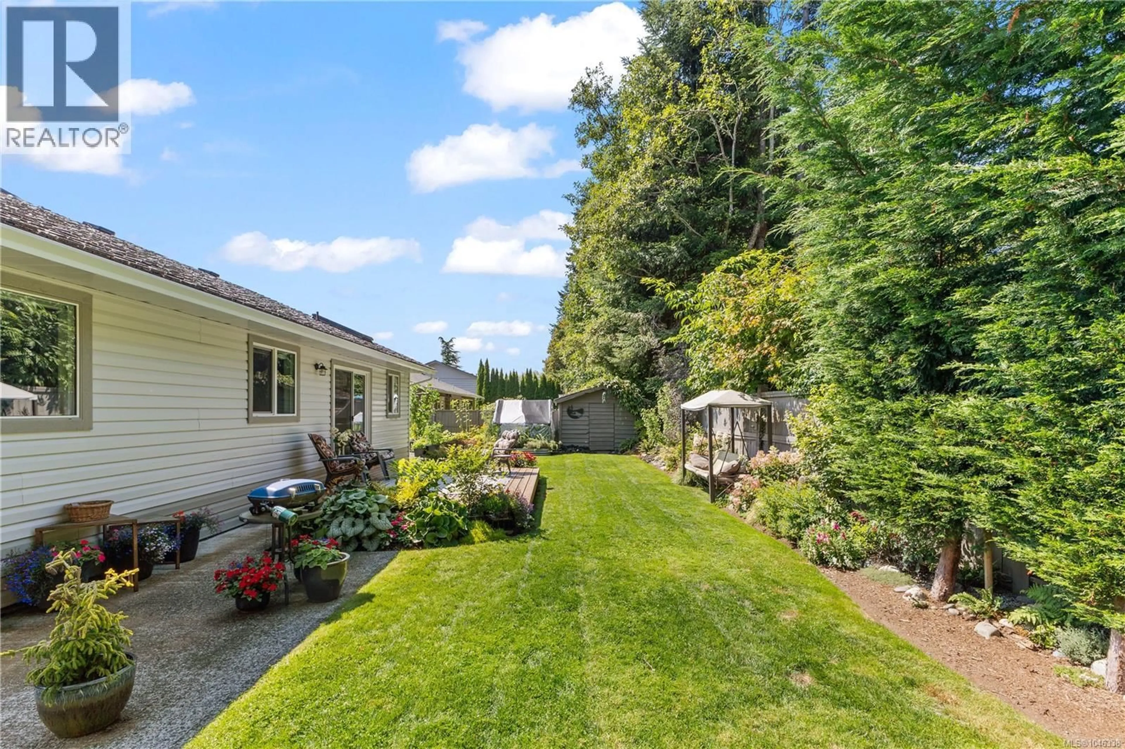 Patio, unknown for 32 OREGON ROAD, Campbell River British Columbia V9W5T1