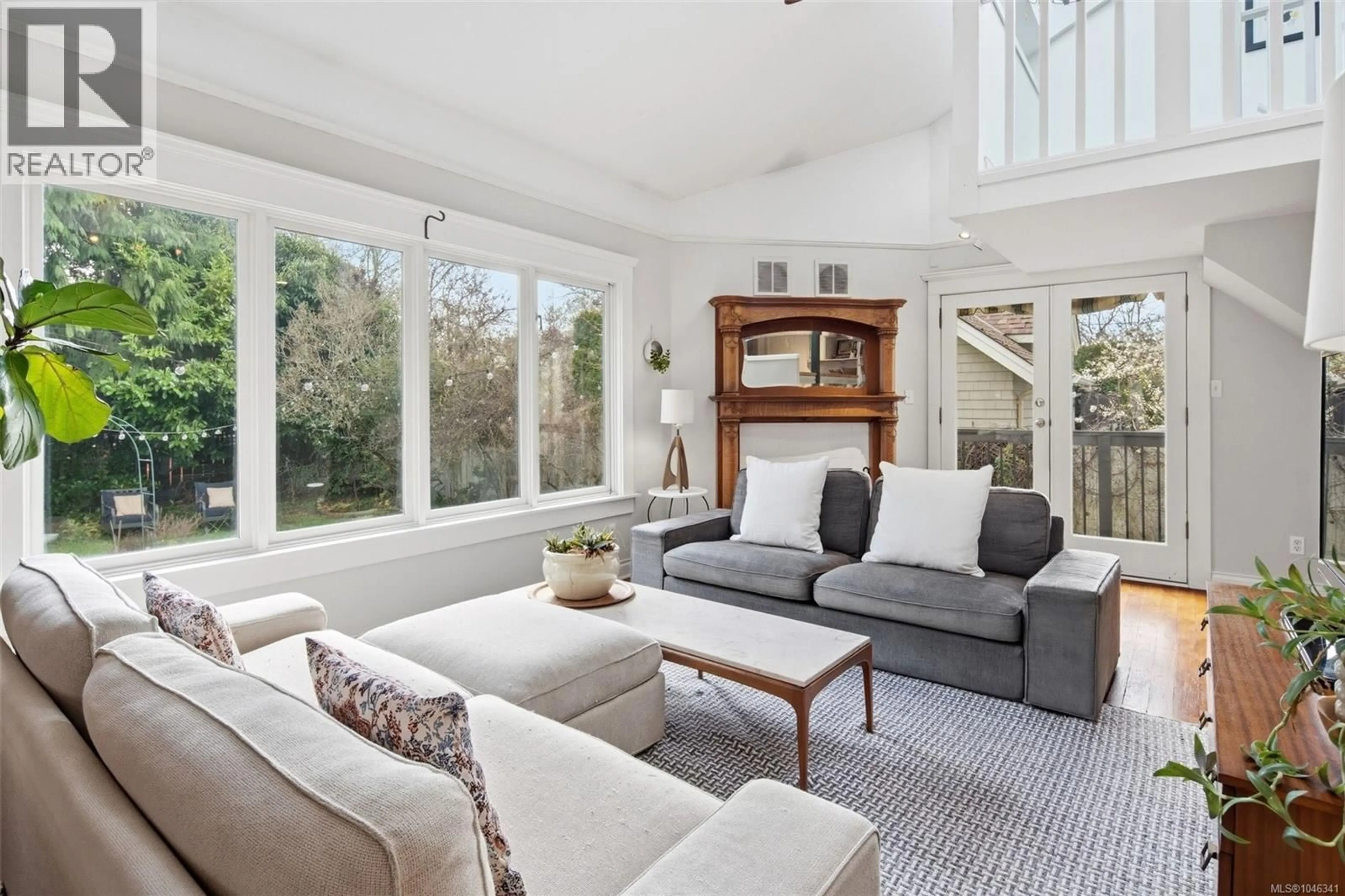 Living room with furniture, unknown for 2353 WINDSOR ROAD, Oak Bay British Columbia V8S4Y8