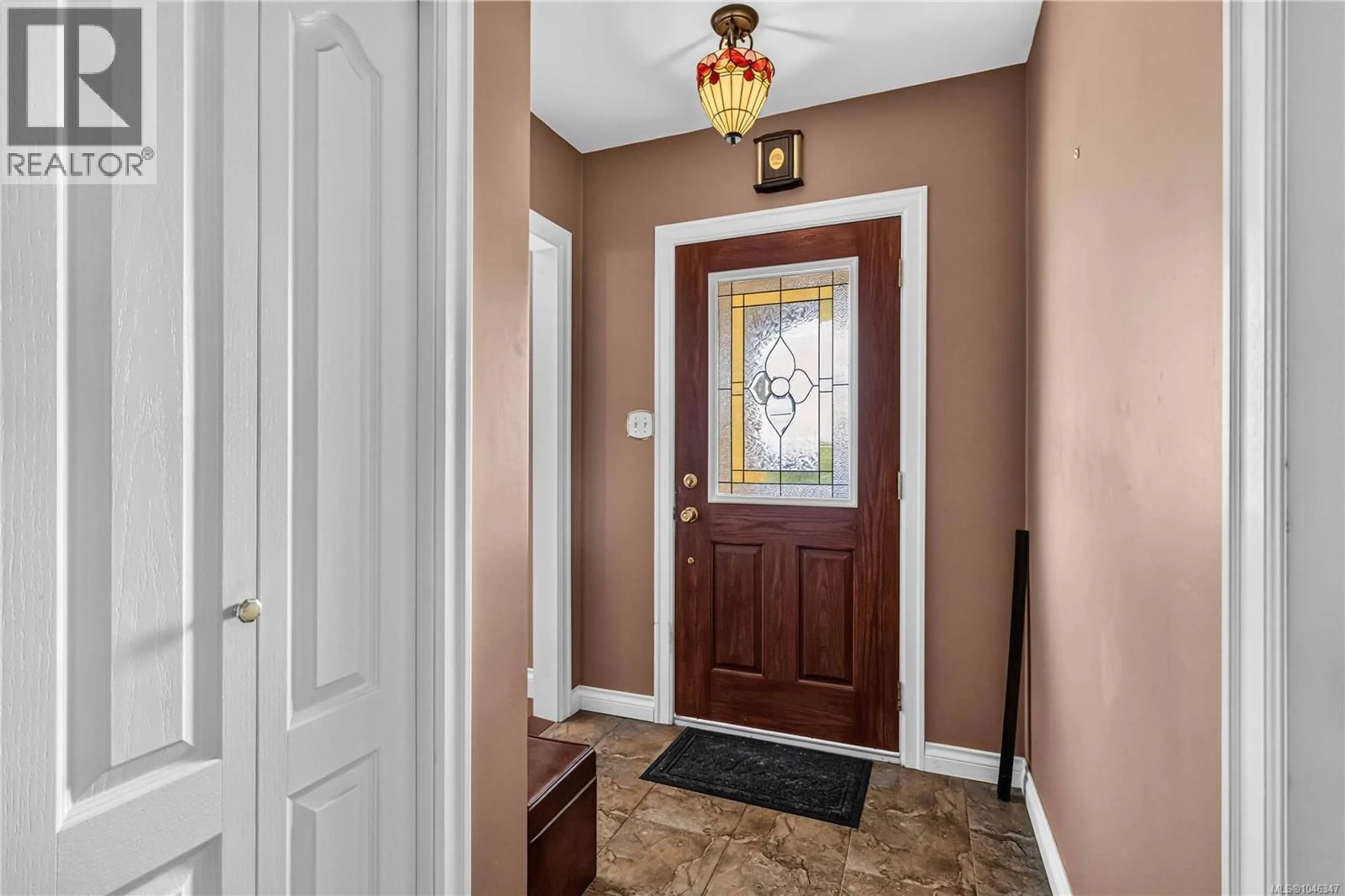 Indoor entryway for 3441 LOVAT AVENUE, Saanich British Columbia V8X1T8