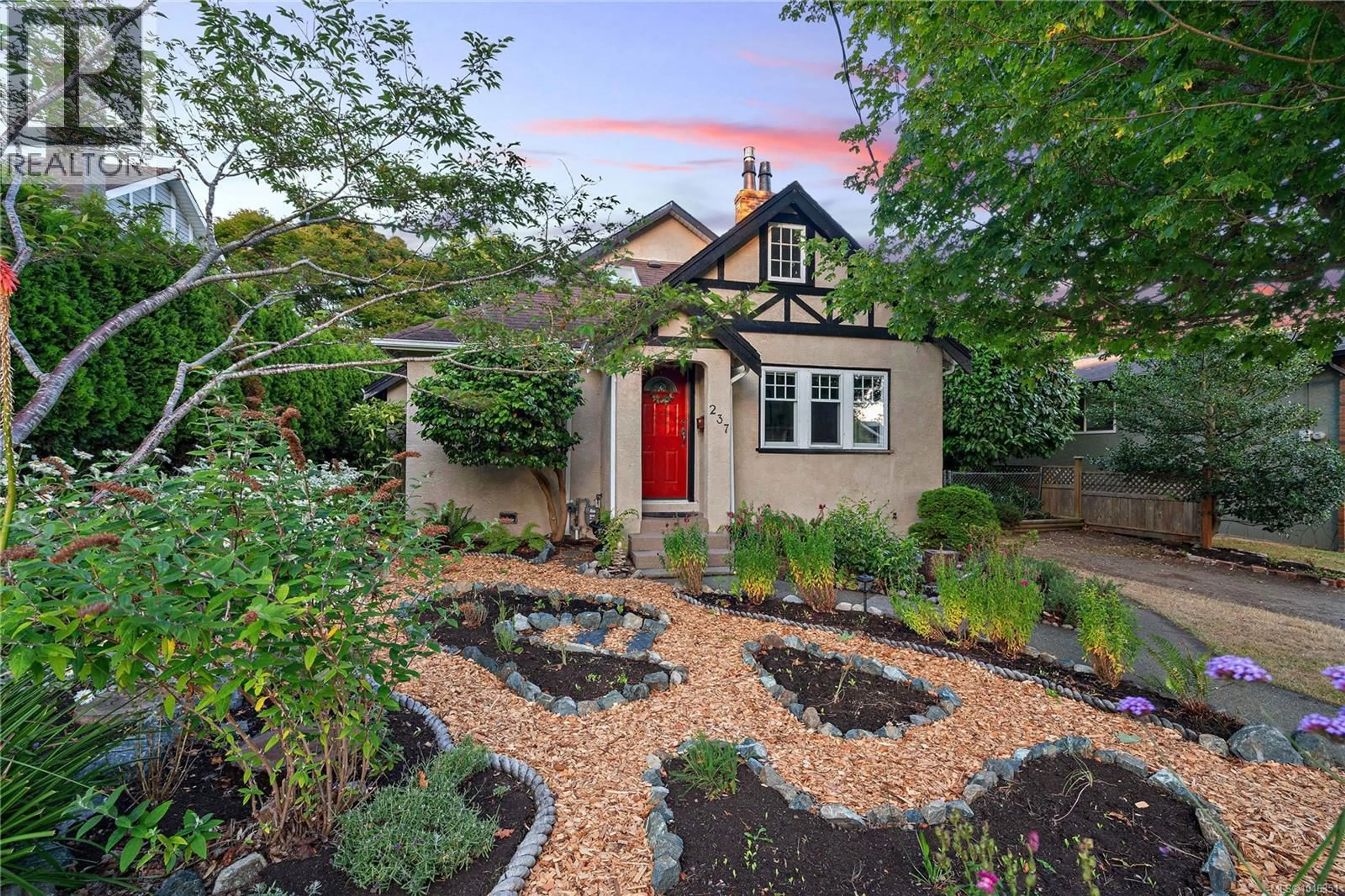 Home with brick exterior material, street for 237 WILDWOOD AVENUE, Victoria British Columbia V8S3W2