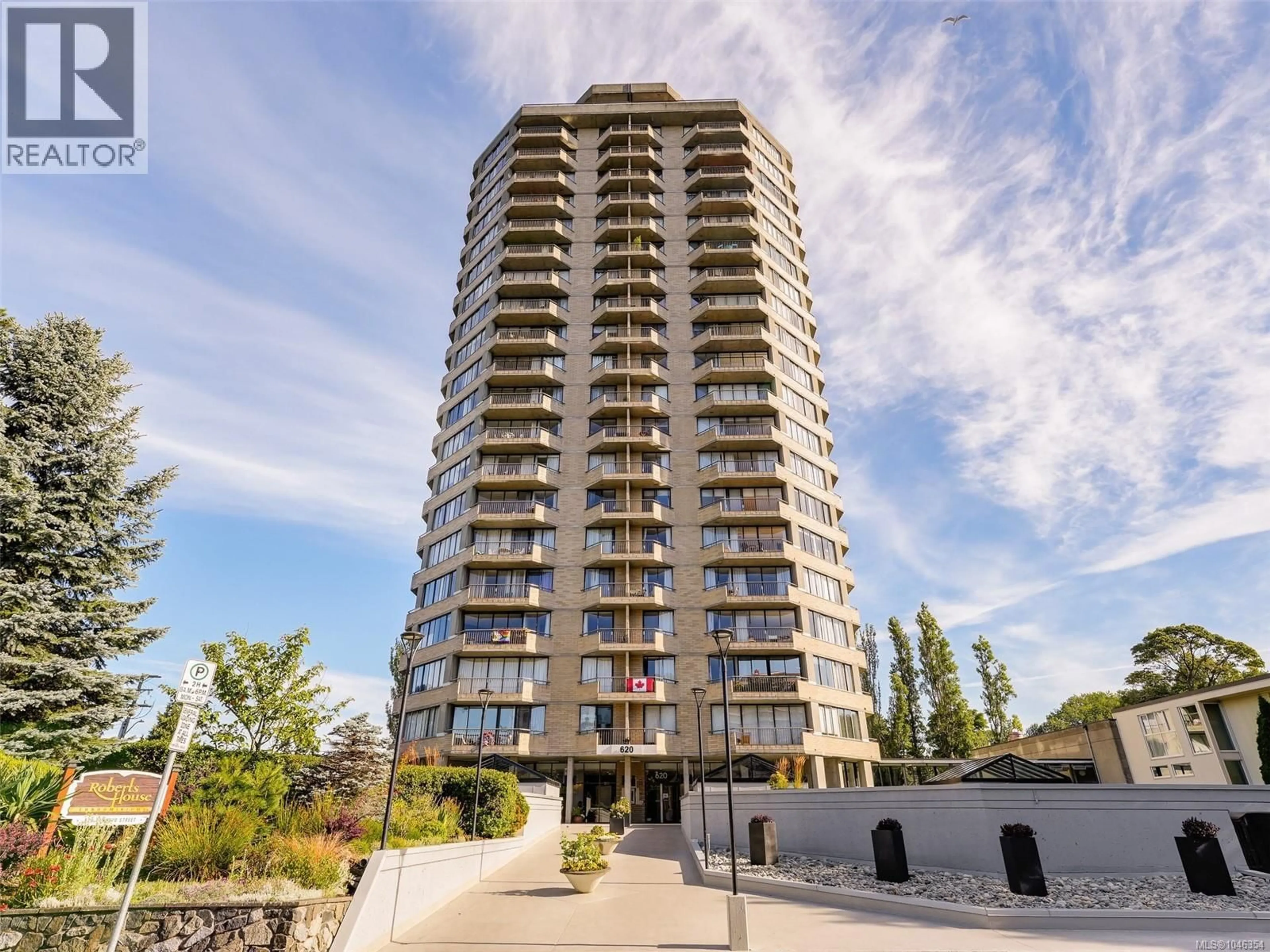 A pic from outside/outdoor area/front of a property/back of a property/a pic from drone, building for 710 - 620 TORONTO STREET, Victoria British Columbia V8V1P7