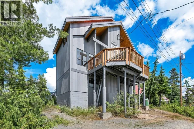 886 JUTLAND TERRACE, Courtenay 5