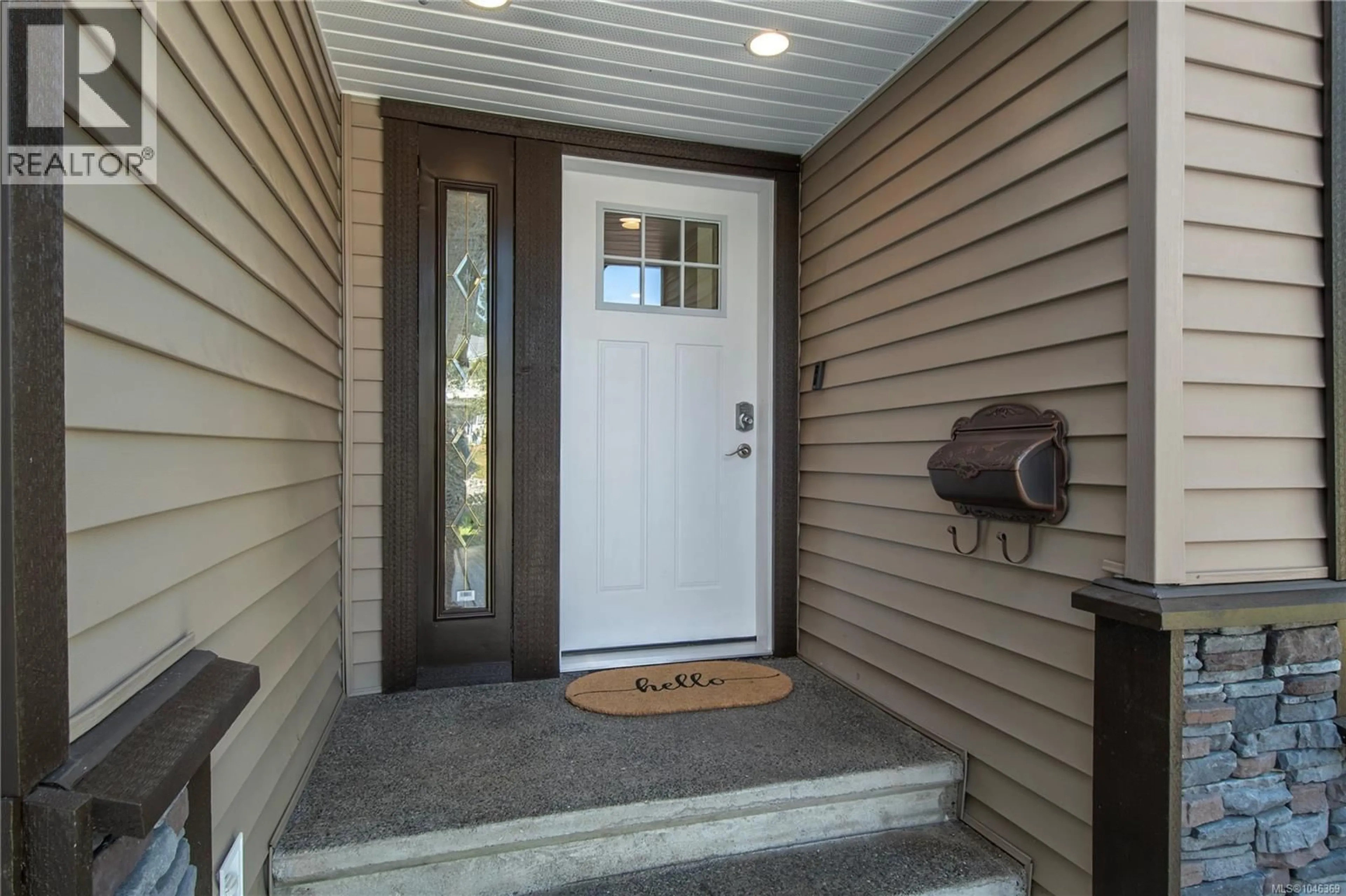 Indoor entryway for 747 STEENBUCK DRIVE, Campbell River British Columbia V9W7J9