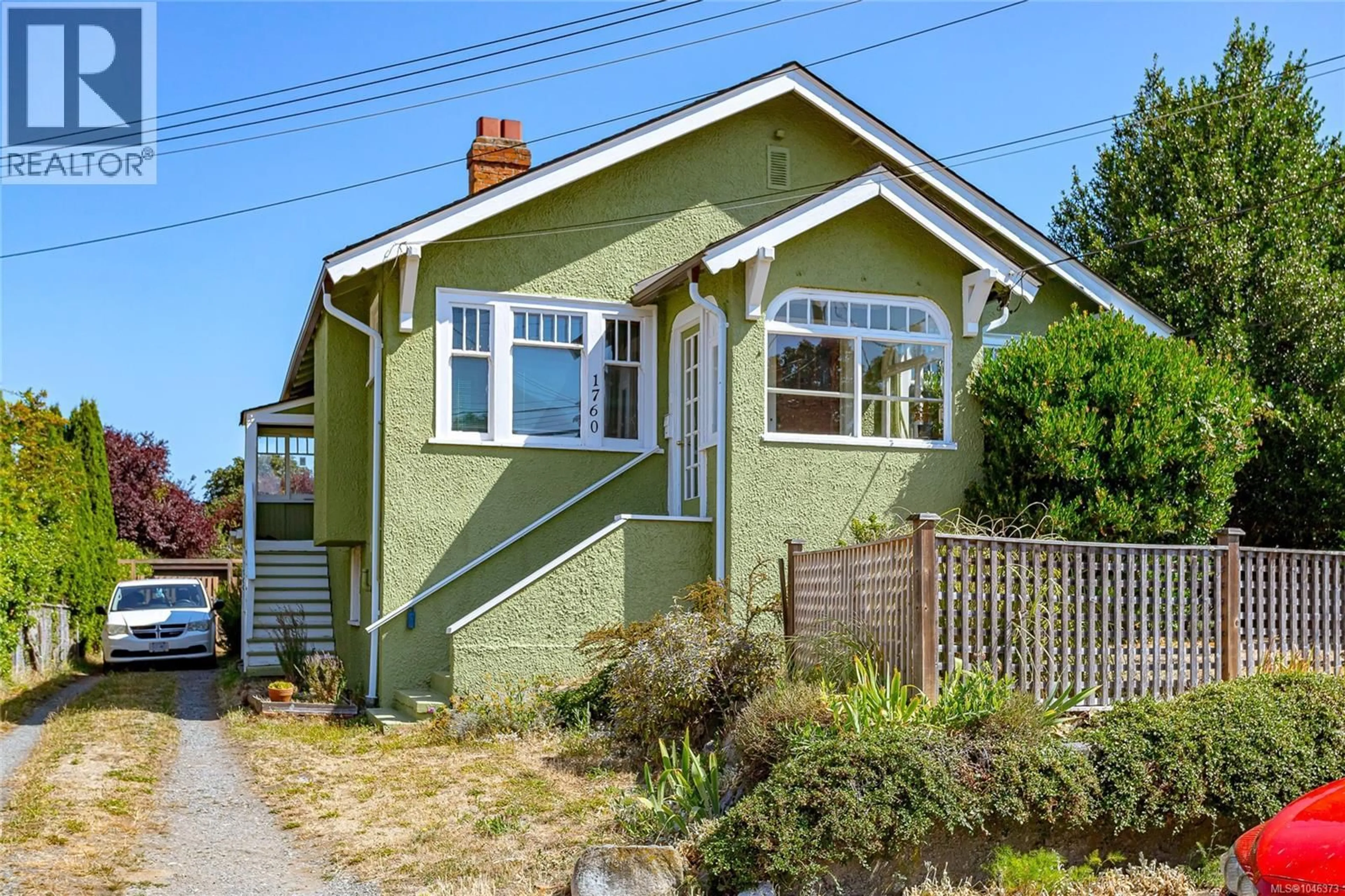 Home with vinyl exterior material, street for 1760/62 HAULTAIN STREET, Victoria British Columbia V8R2L2