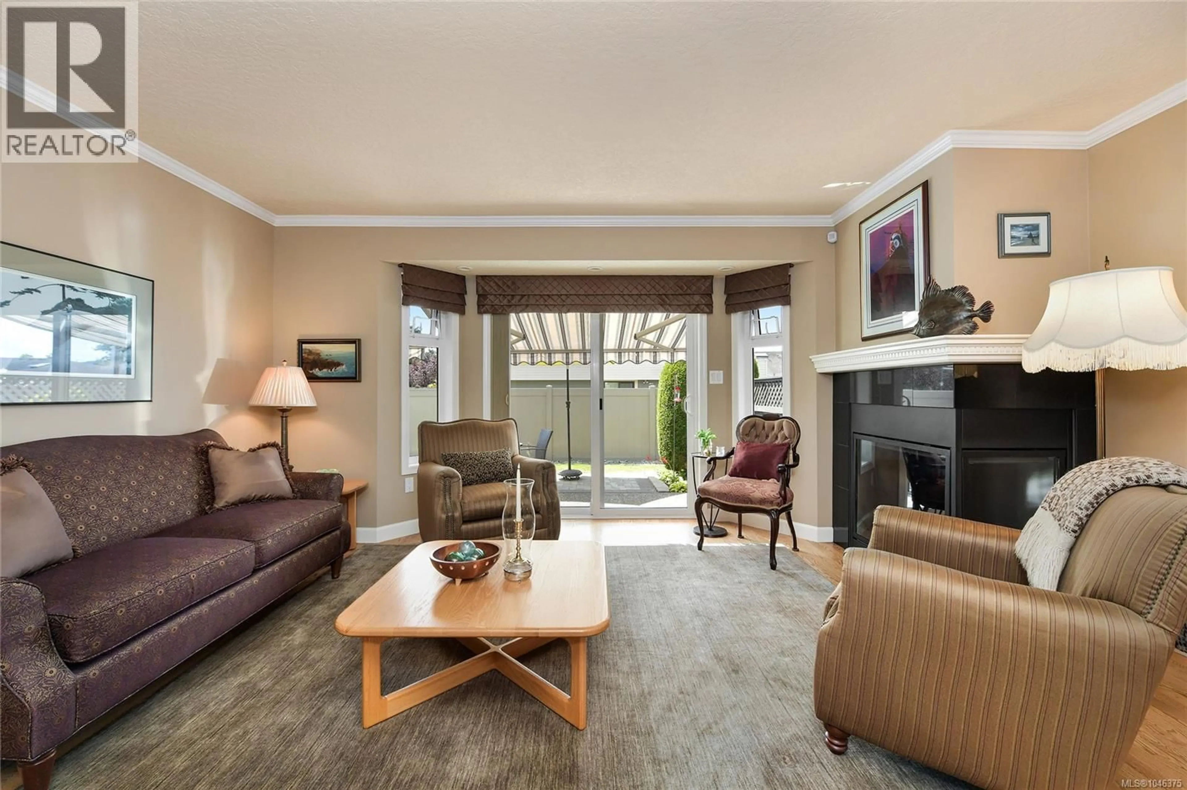 Living room with furniture, unknown for 1 - 10072 THIRD STREET, Sidney British Columbia V8L3B3