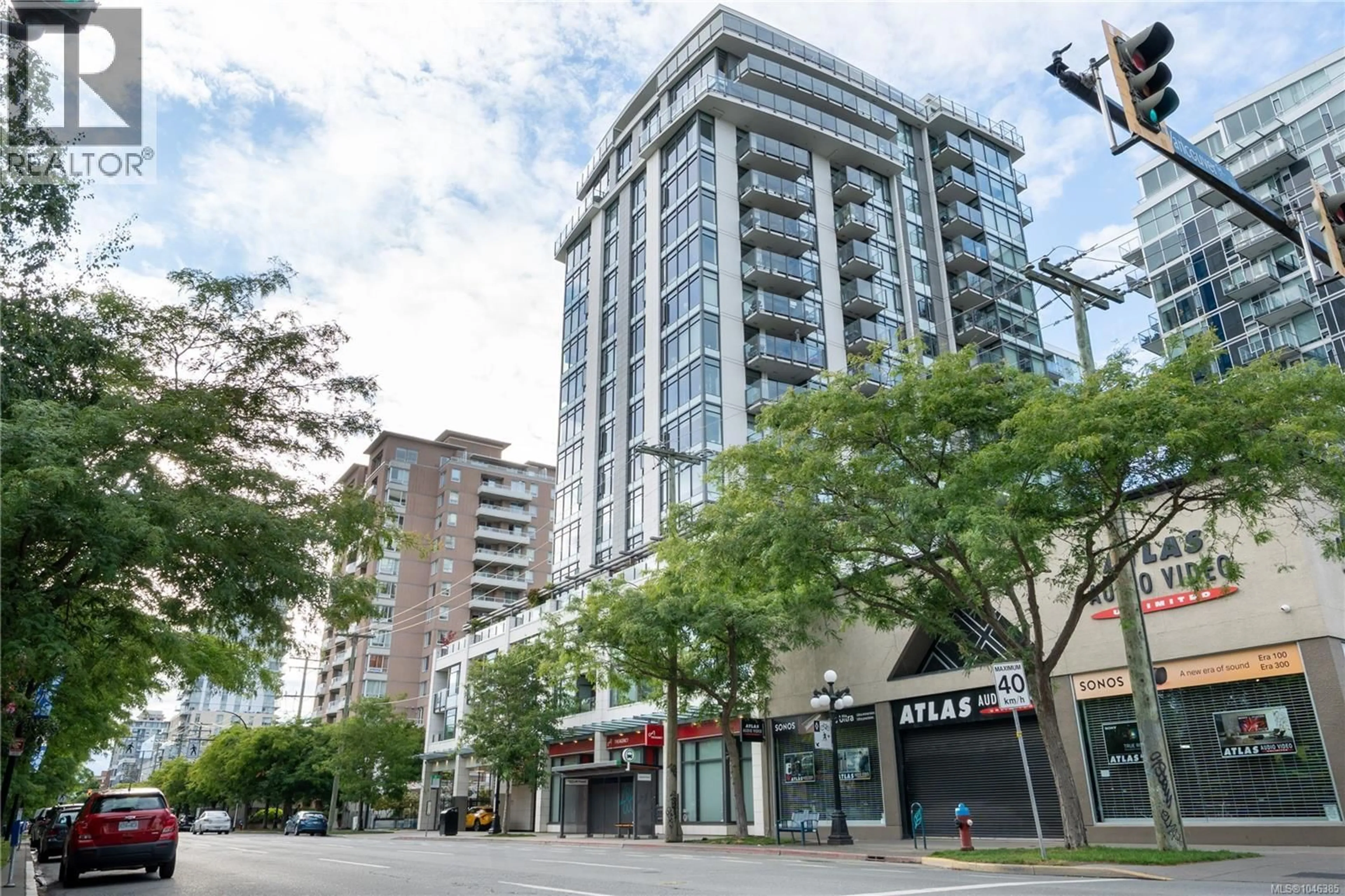 Patio, building for 806 - 960 YATES STREET, Victoria British Columbia V8V3M3