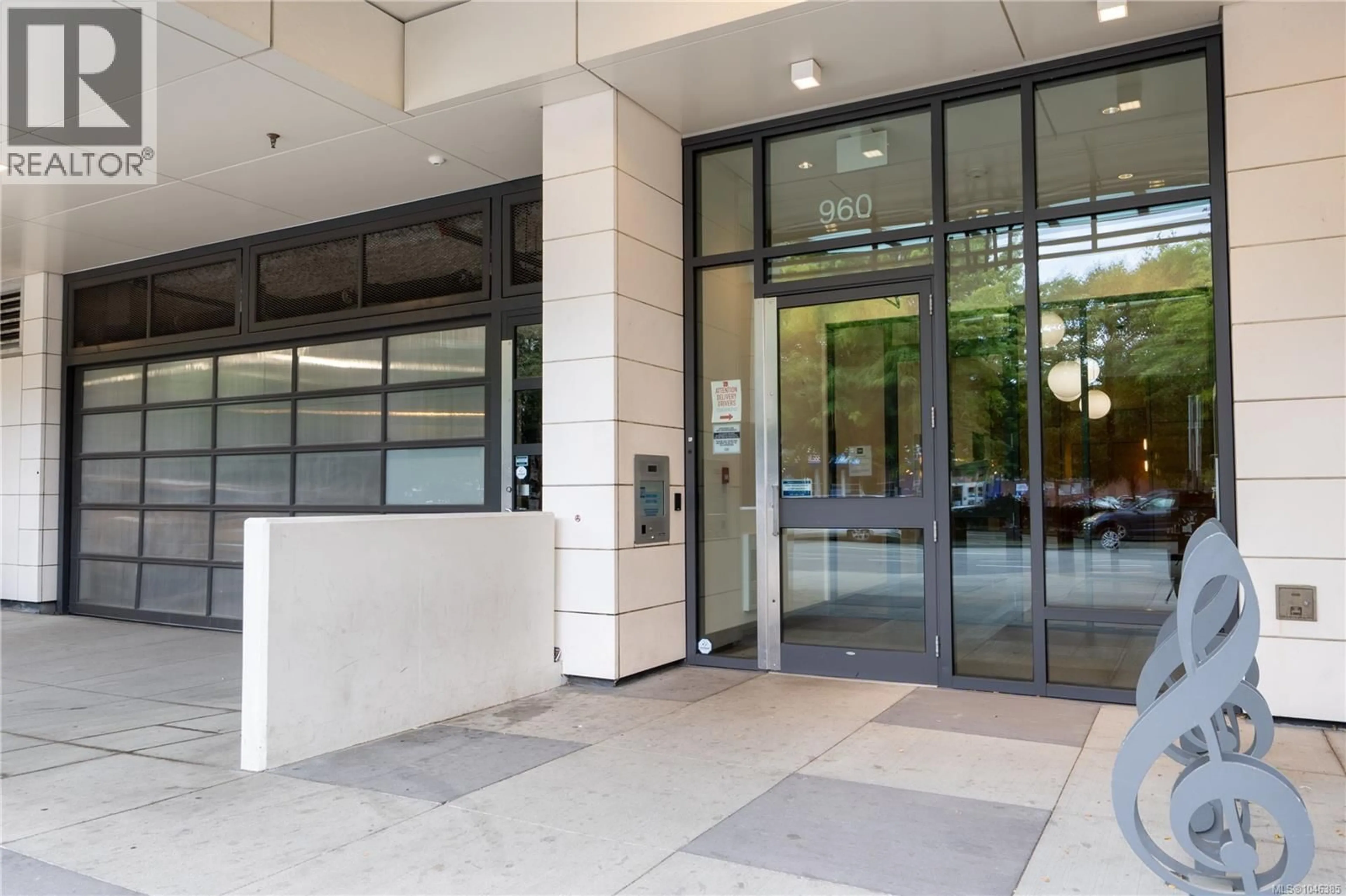 Indoor foyer for 806 - 960 YATES STREET, Victoria British Columbia V8V3M3