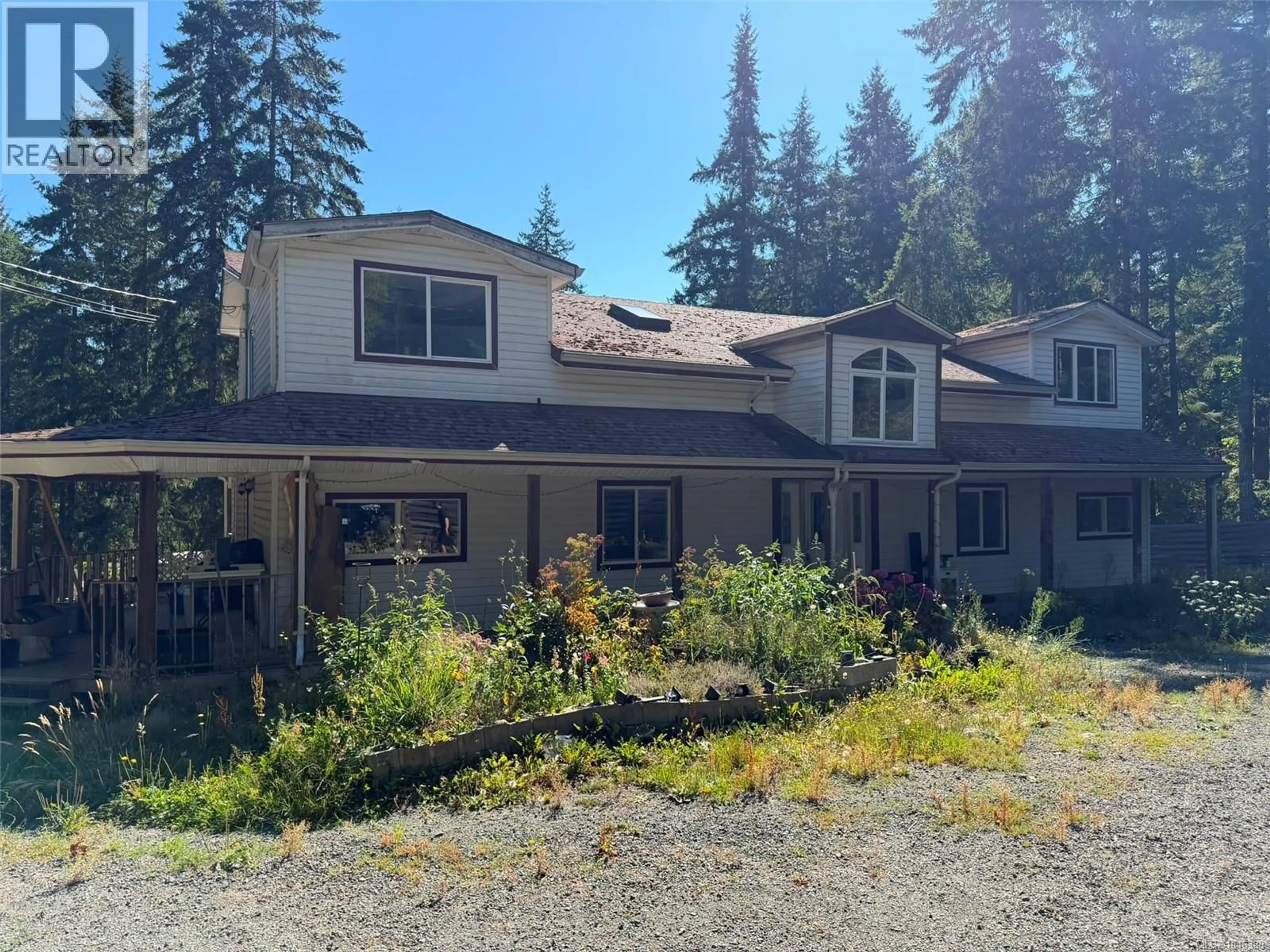 A pic from outside/outdoor area/front of a property/back of a property/a pic from drone, unknown for 2524 MACAULAY ROAD, Black Creek British Columbia V9J1B5