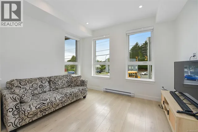 201 - 1301 HILLSIDE AVENUE, Victoria 3