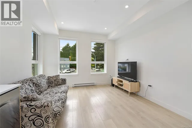 201 - 1301 HILLSIDE AVENUE, Victoria 4