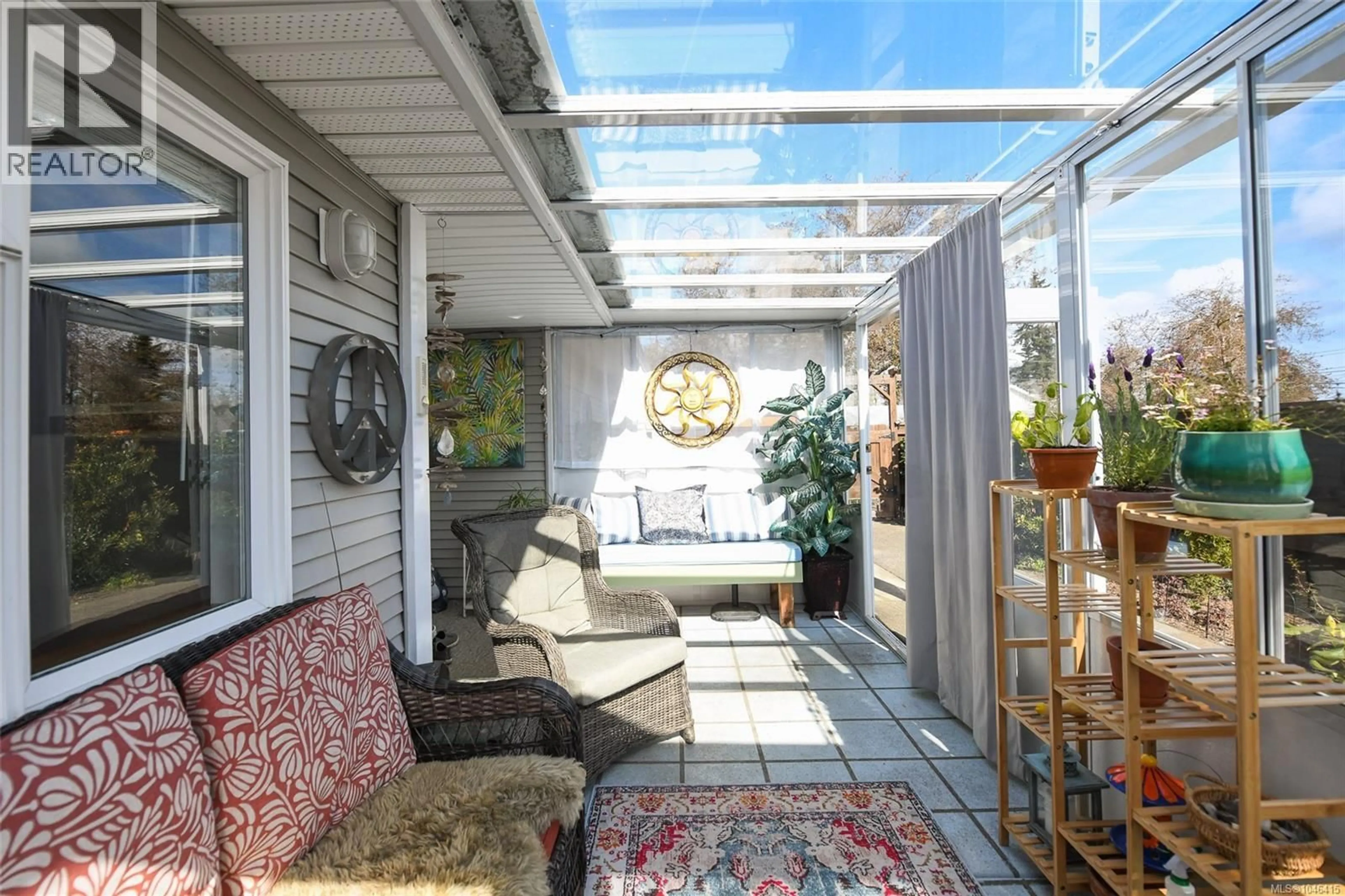 Patio, street for A - 810 PARK PLACE, Courtenay British Columbia V9N8L6