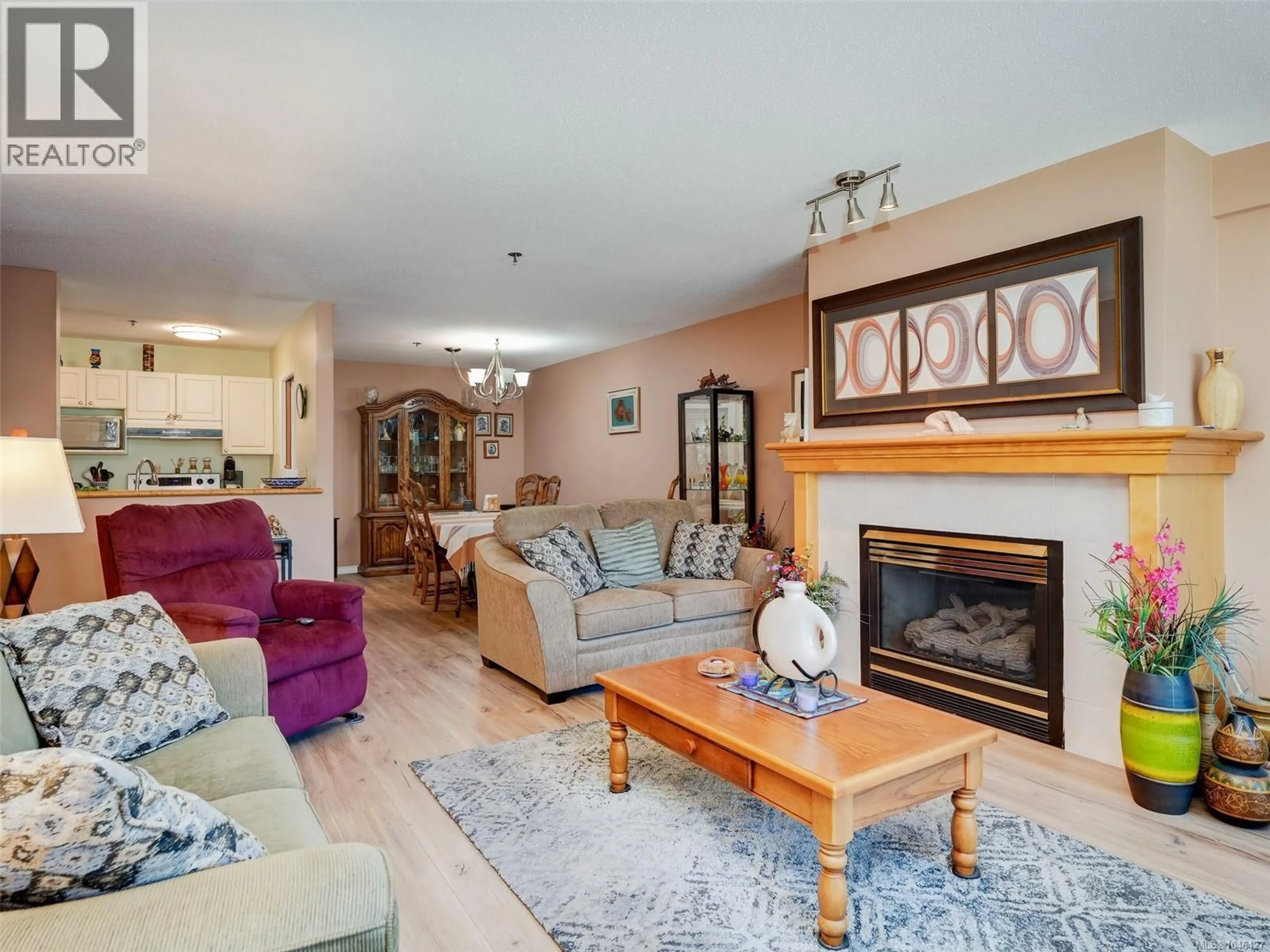 Living room with furniture, unknown for 305 - 3009 BRITTANY DRIVE, Langford British Columbia V9B2N7