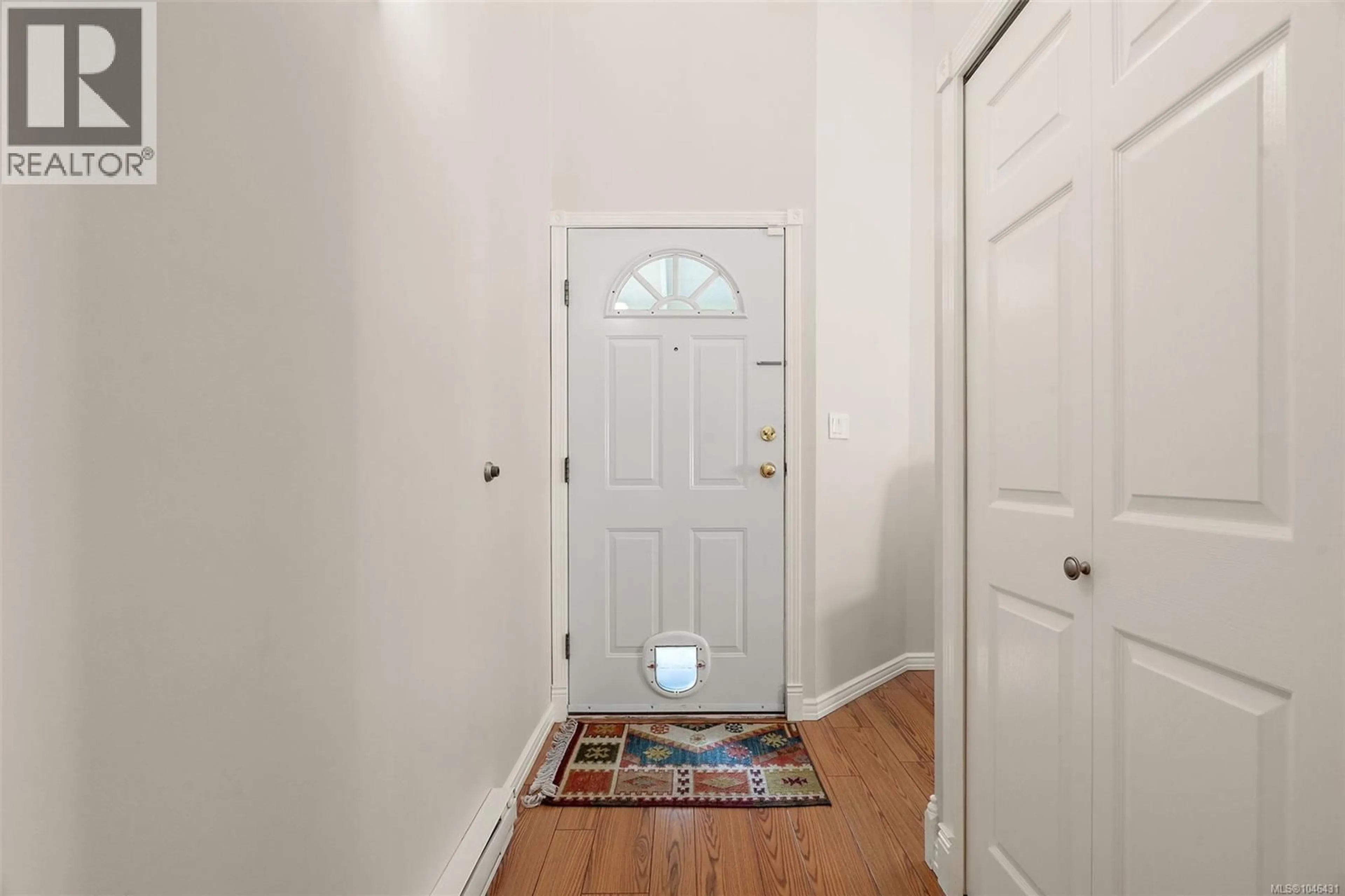 Indoor entryway for 234 GORGE ROAD EAST, Victoria British Columbia V9A1L5