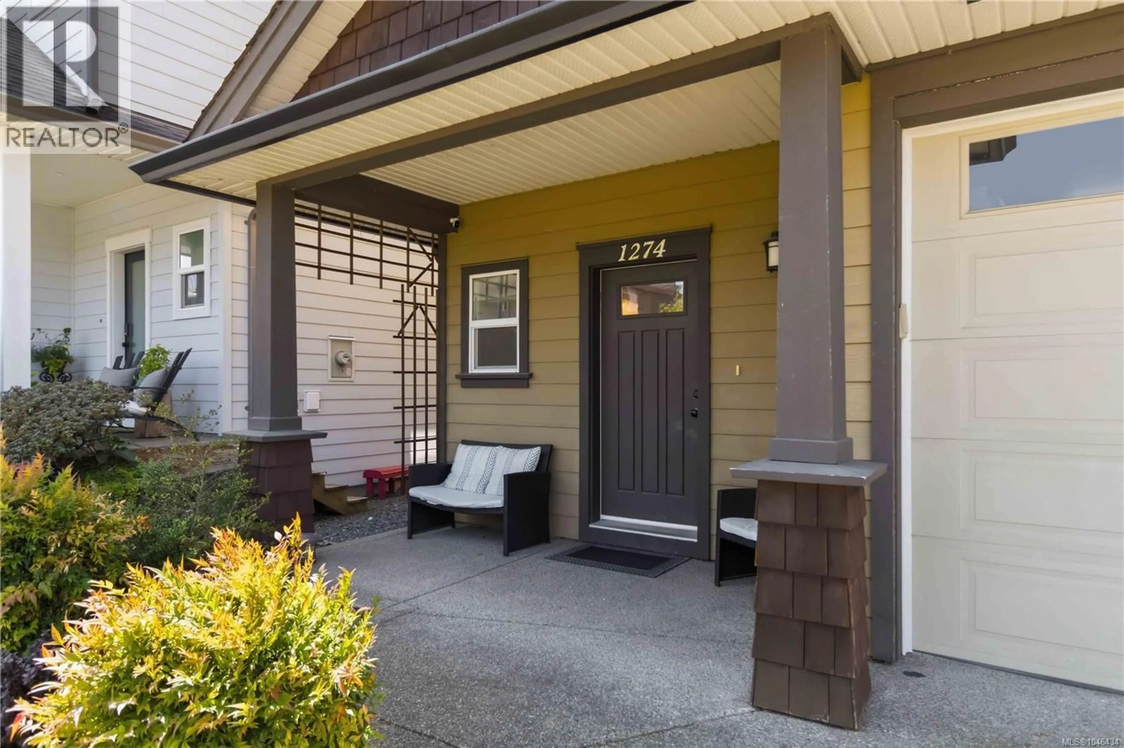 Indoor entryway for 1274 FRESHWATER CRESCENT, Langford British Columbia V9B0L9