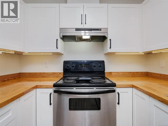 306 - 689 BAY STREET, Victoria 3