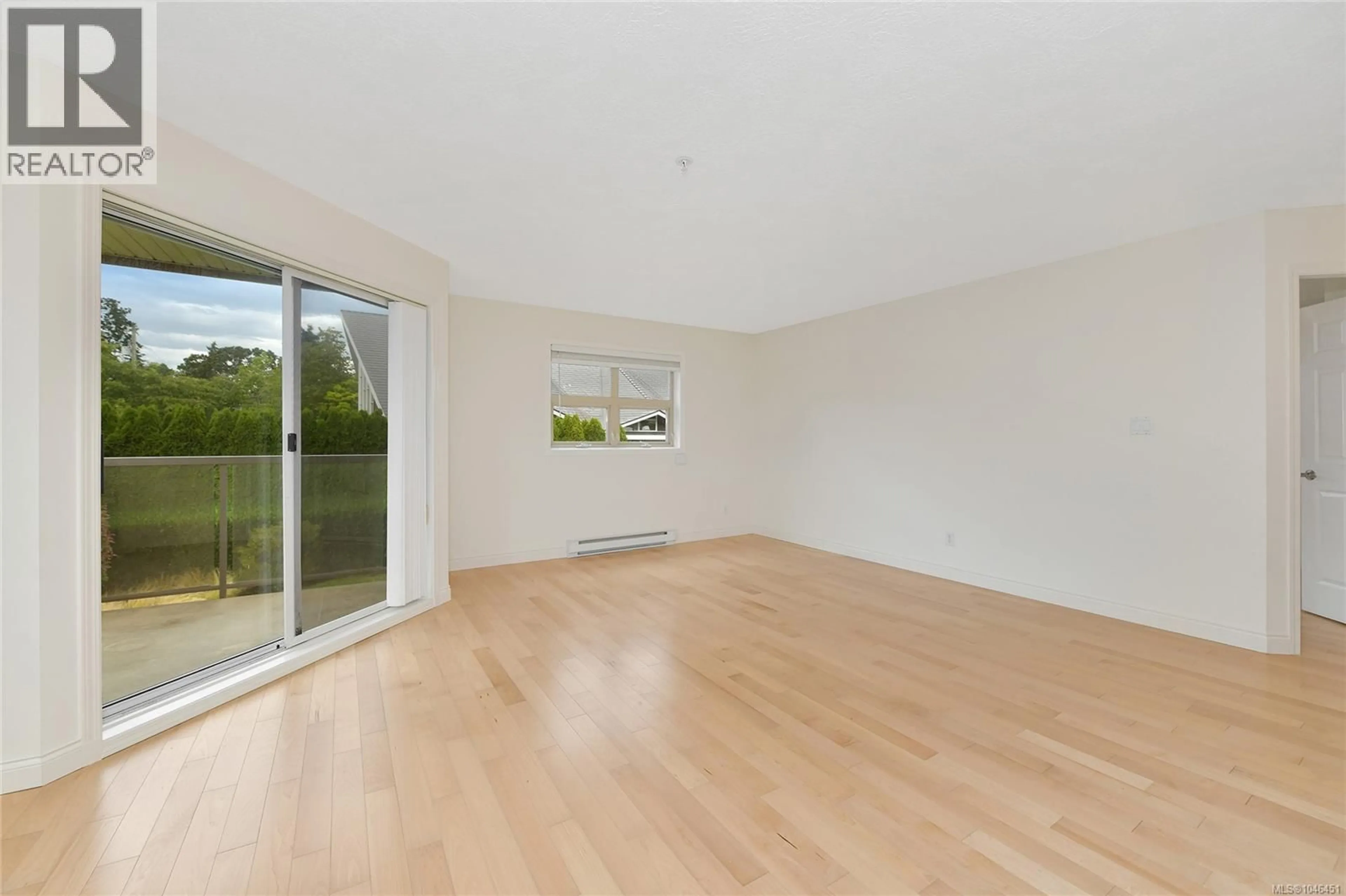 A pic of a room for 301 - 1694 CEDAR HILL CROSS ROAD, Saanich British Columbia V8P2P7