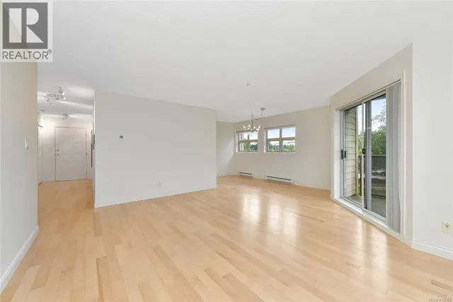 301 - 1694 CEDAR HILL CROSS ROAD, Saanich 5