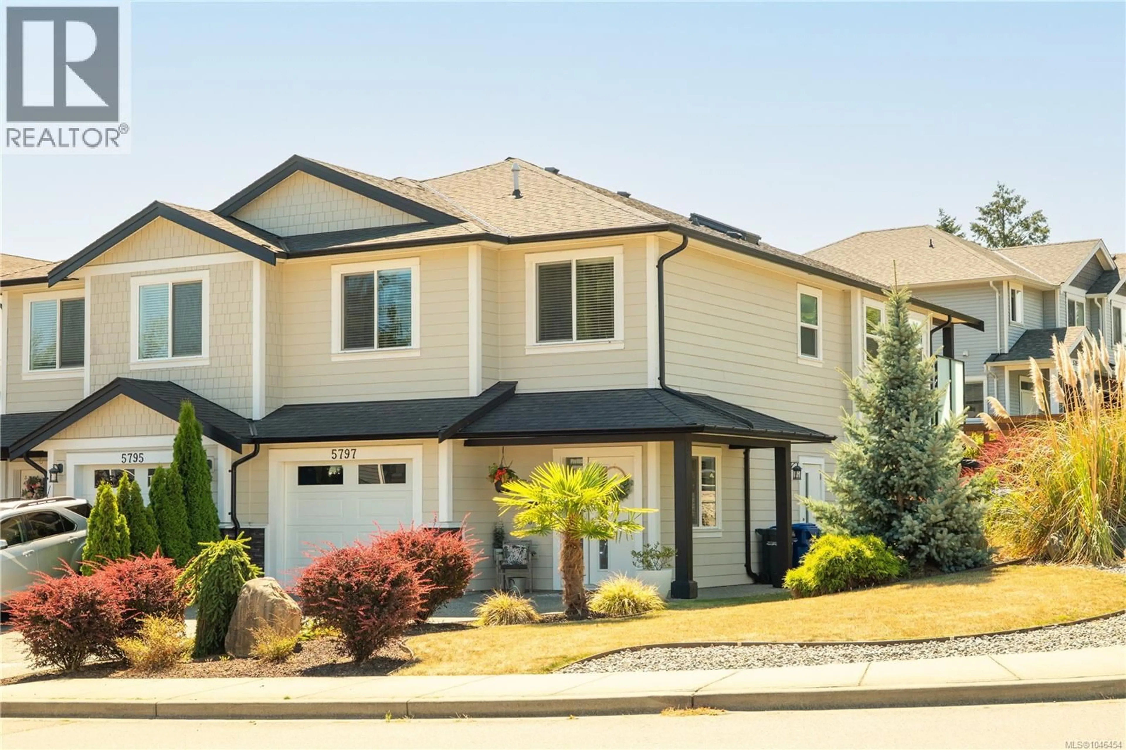Home with vinyl exterior material, street for 5797 LINYARD ROAD, Nanaimo British Columbia V9T0G6
