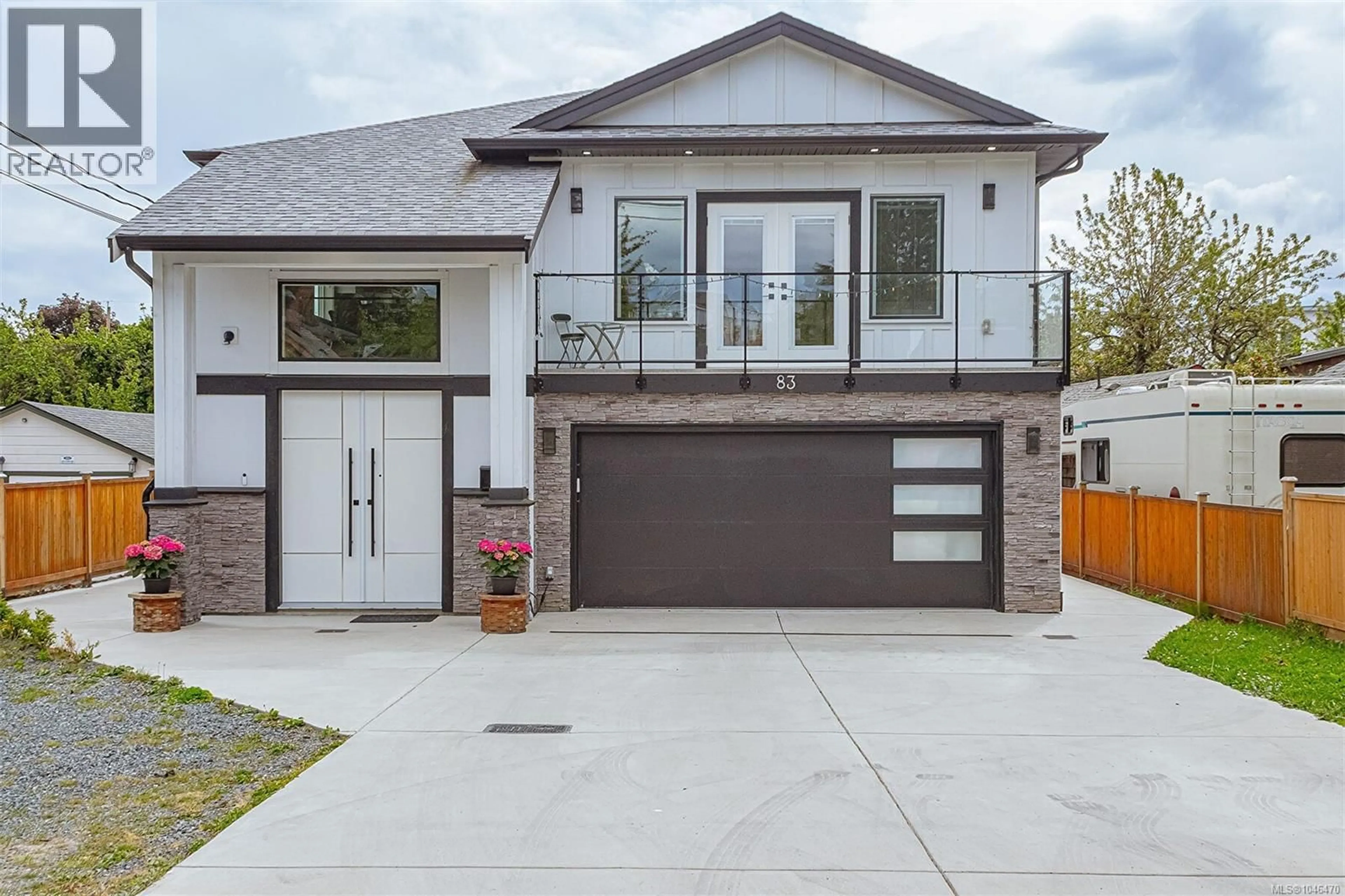 Home with brick exterior material, street for 83 CREASE AVENUE, Saanich British Columbia V8Z1S6