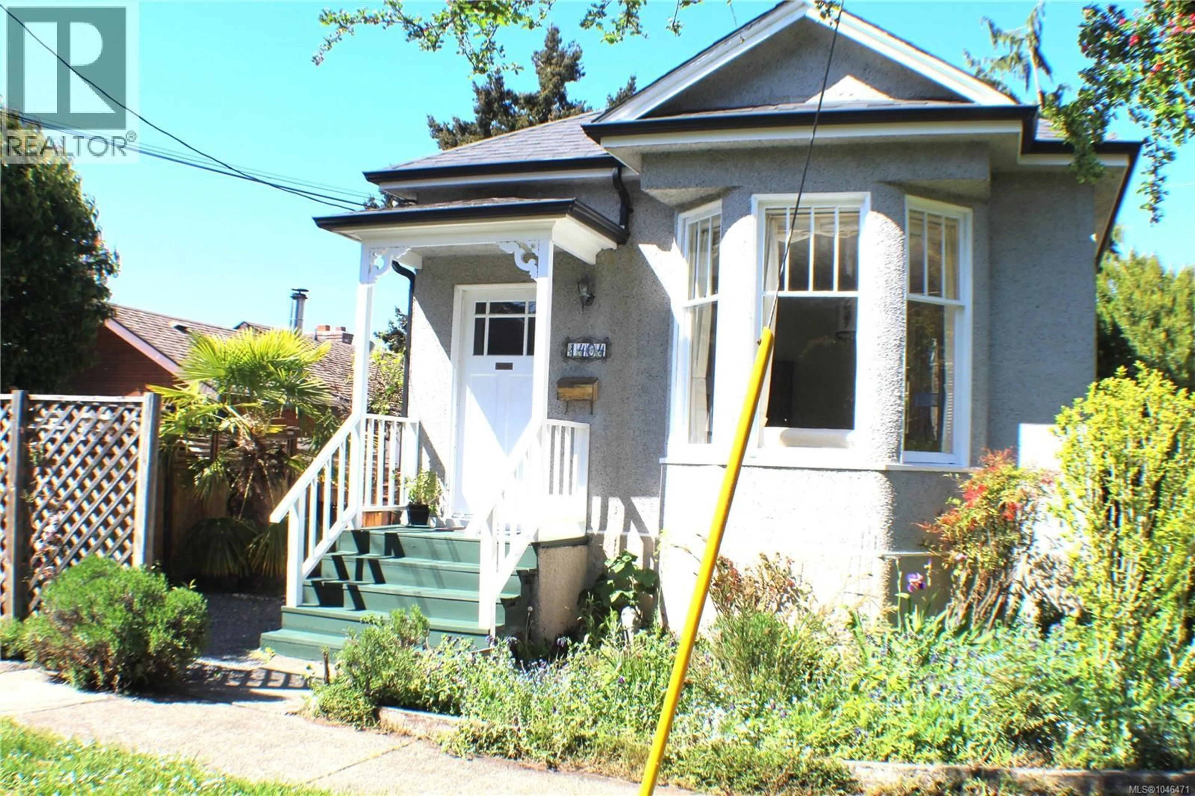 Unknown for 1404 TAUNTON STREET, Victoria British Columbia V8R1W9