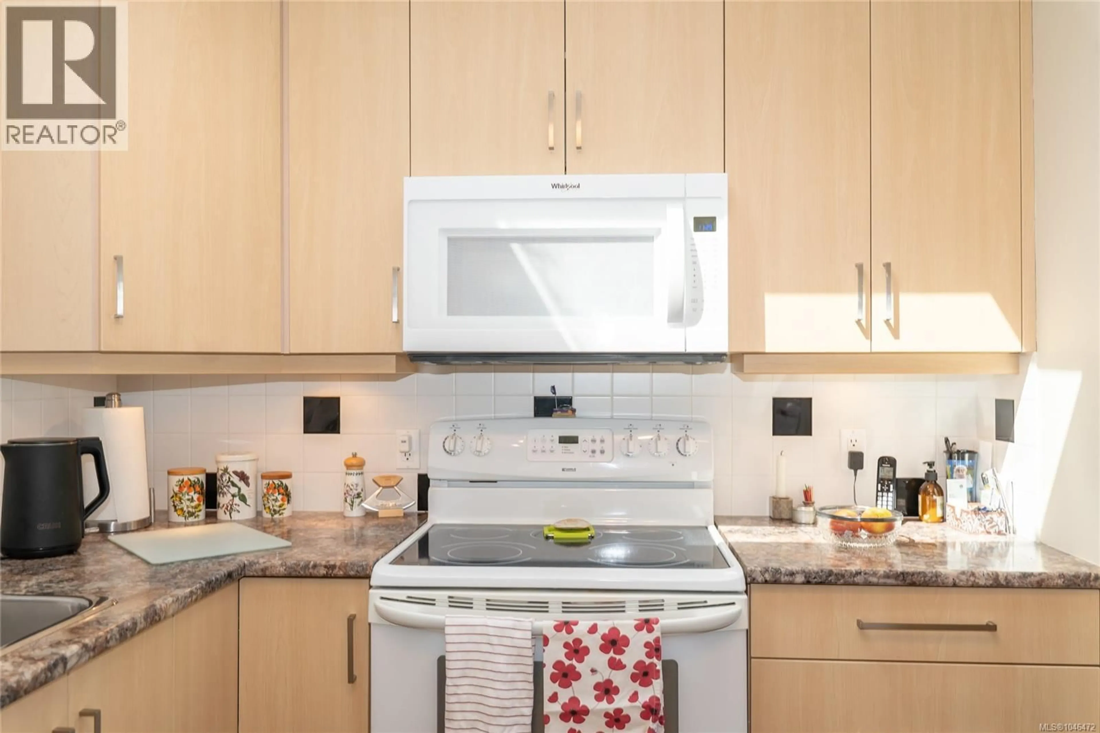 Standard kitchen, unknown for 9392 BROOKWOOD DRIVE, Sidney British Columbia V8L4H3