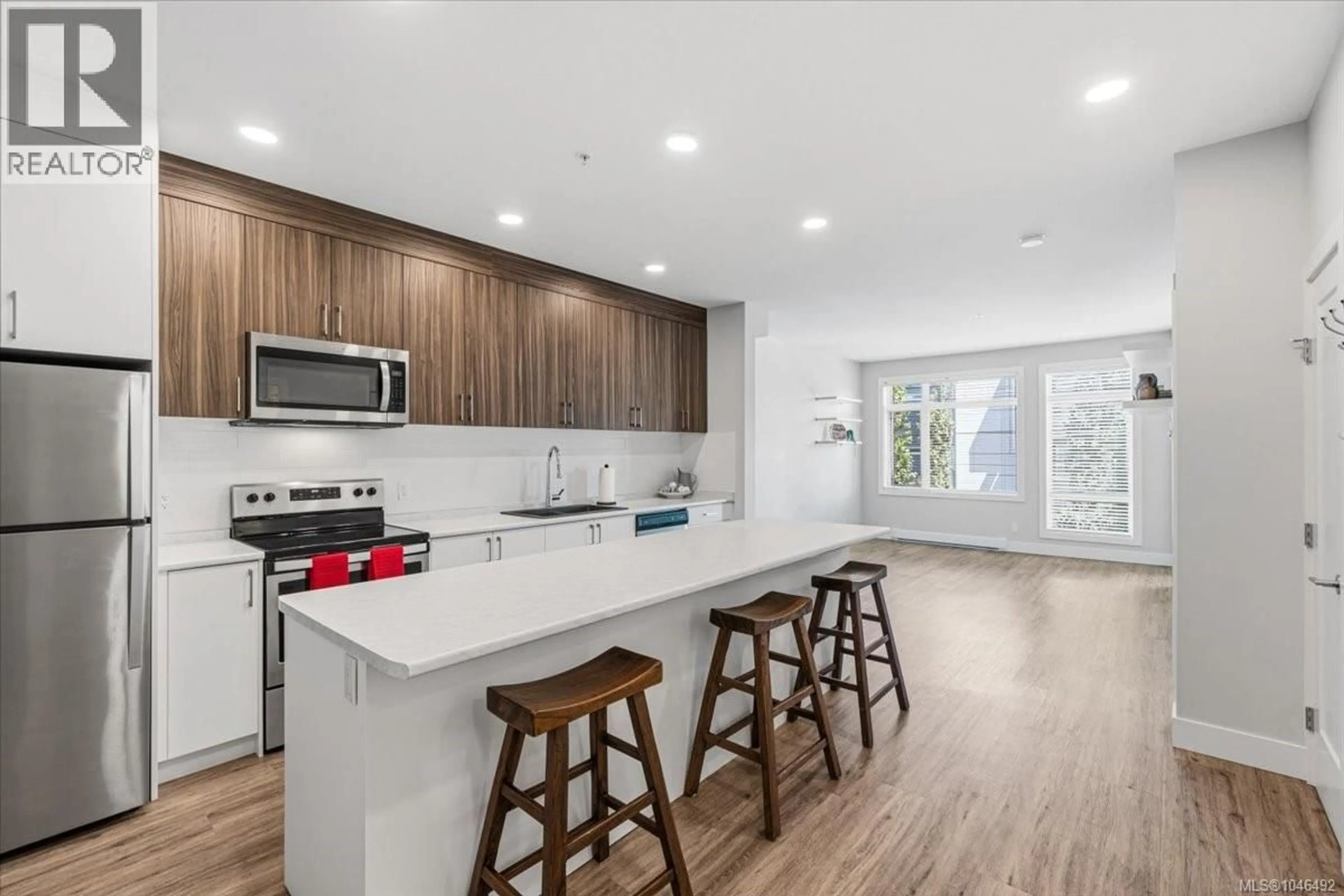 Open concept kitchen, unknown for 313 - 6540 METRAL DRIVE, Nanaimo British Columbia V9T0L8