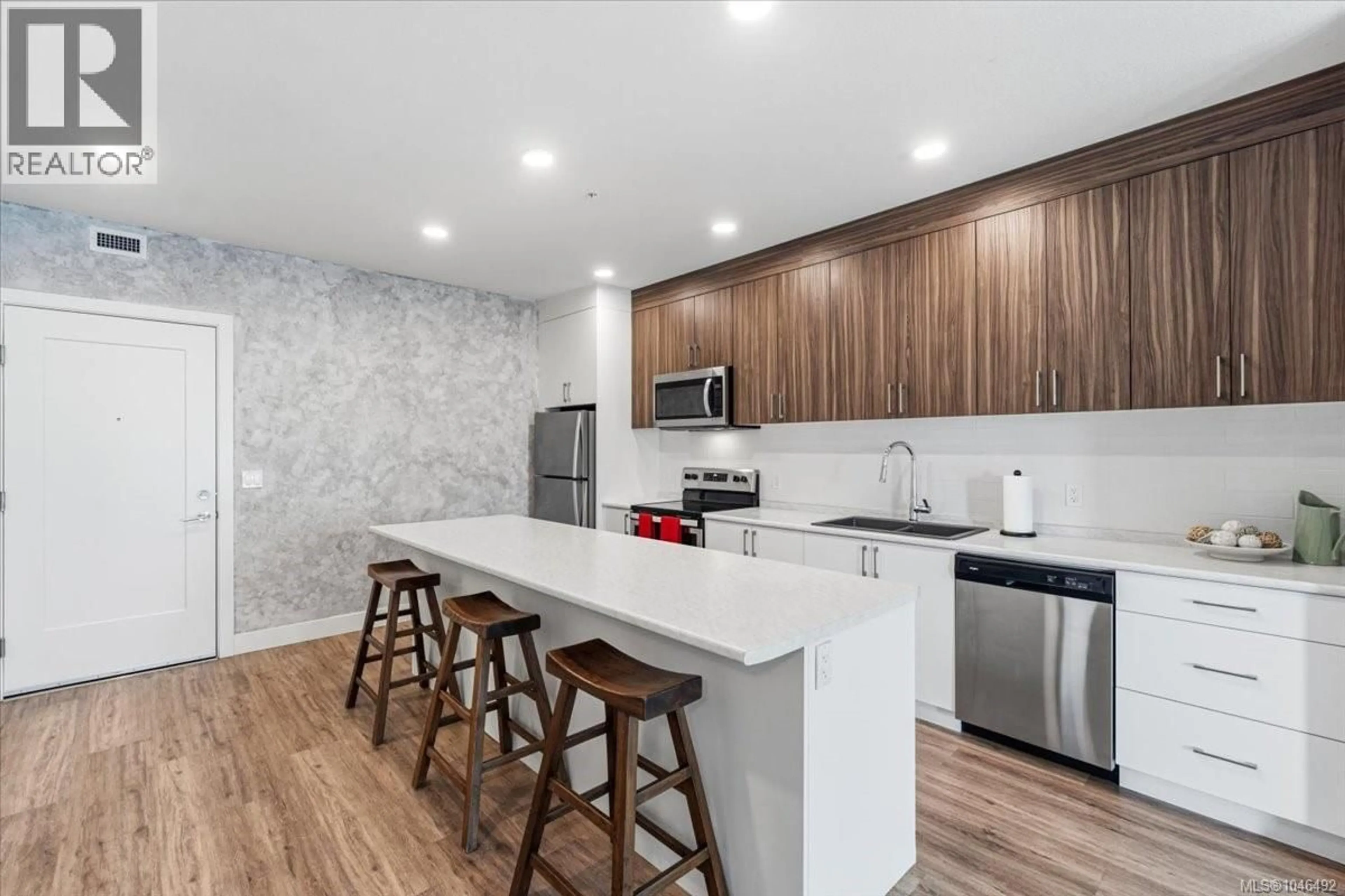 Open concept kitchen, unknown for 313 - 6540 METRAL DRIVE, Nanaimo British Columbia V9T0L8