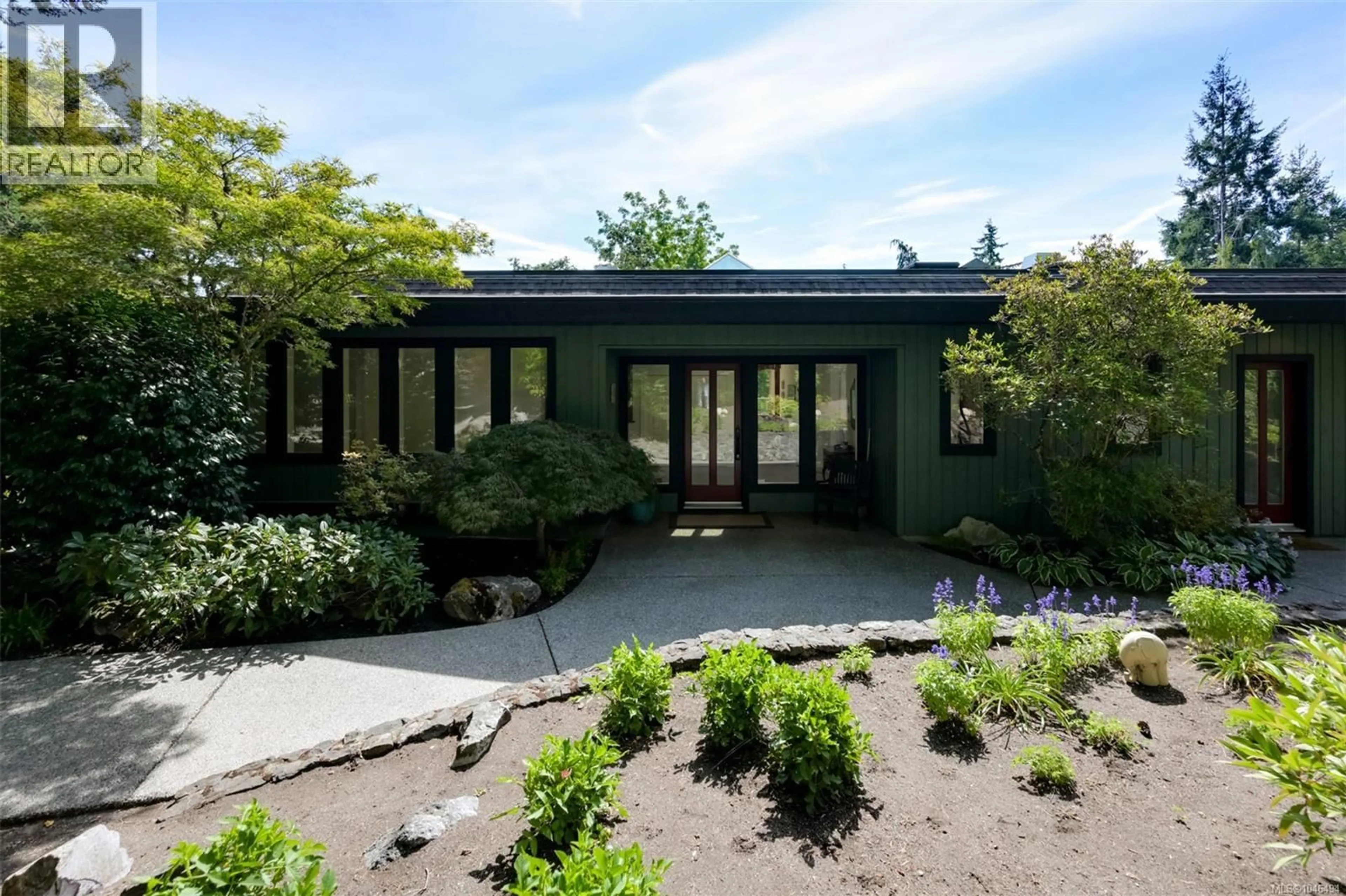 Unknown for 1682 CHARLTON ROAD, Saanich British Columbia V9E2C9