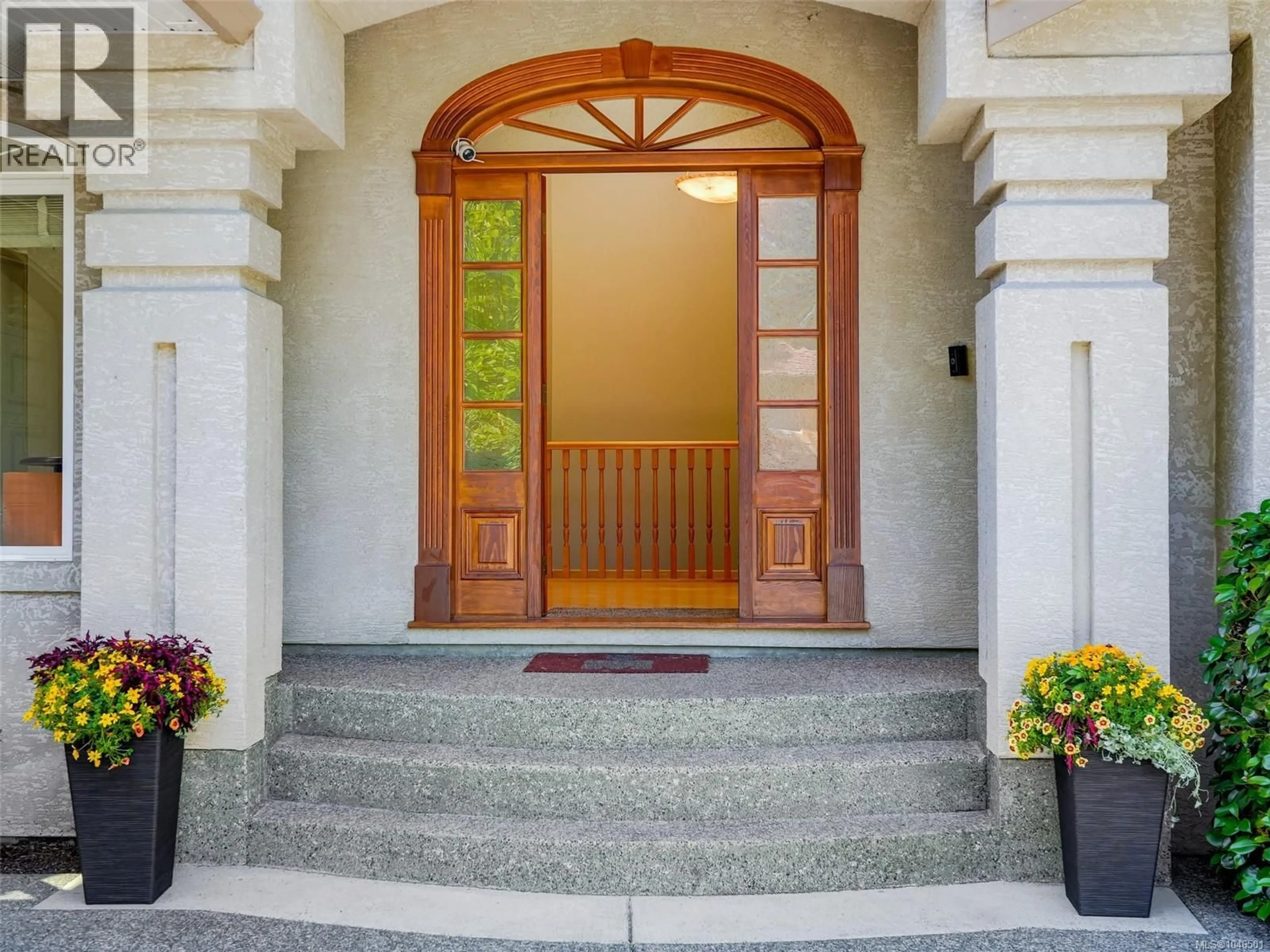 Indoor entryway for 2265 SAGE LANE, Saanich British Columbia V8N6L6