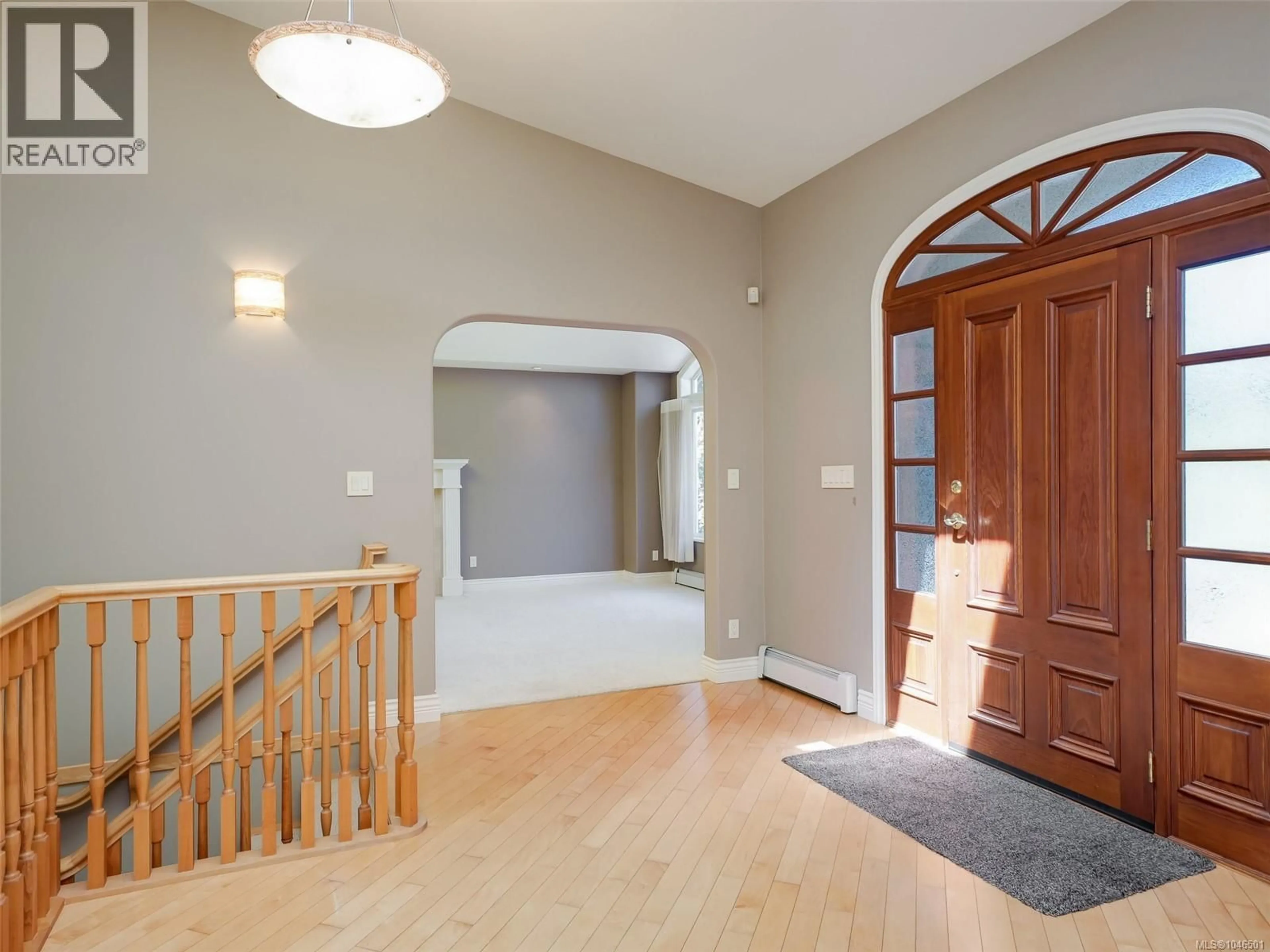 Indoor foyer for 2265 SAGE LANE, Saanich British Columbia V8N6L6