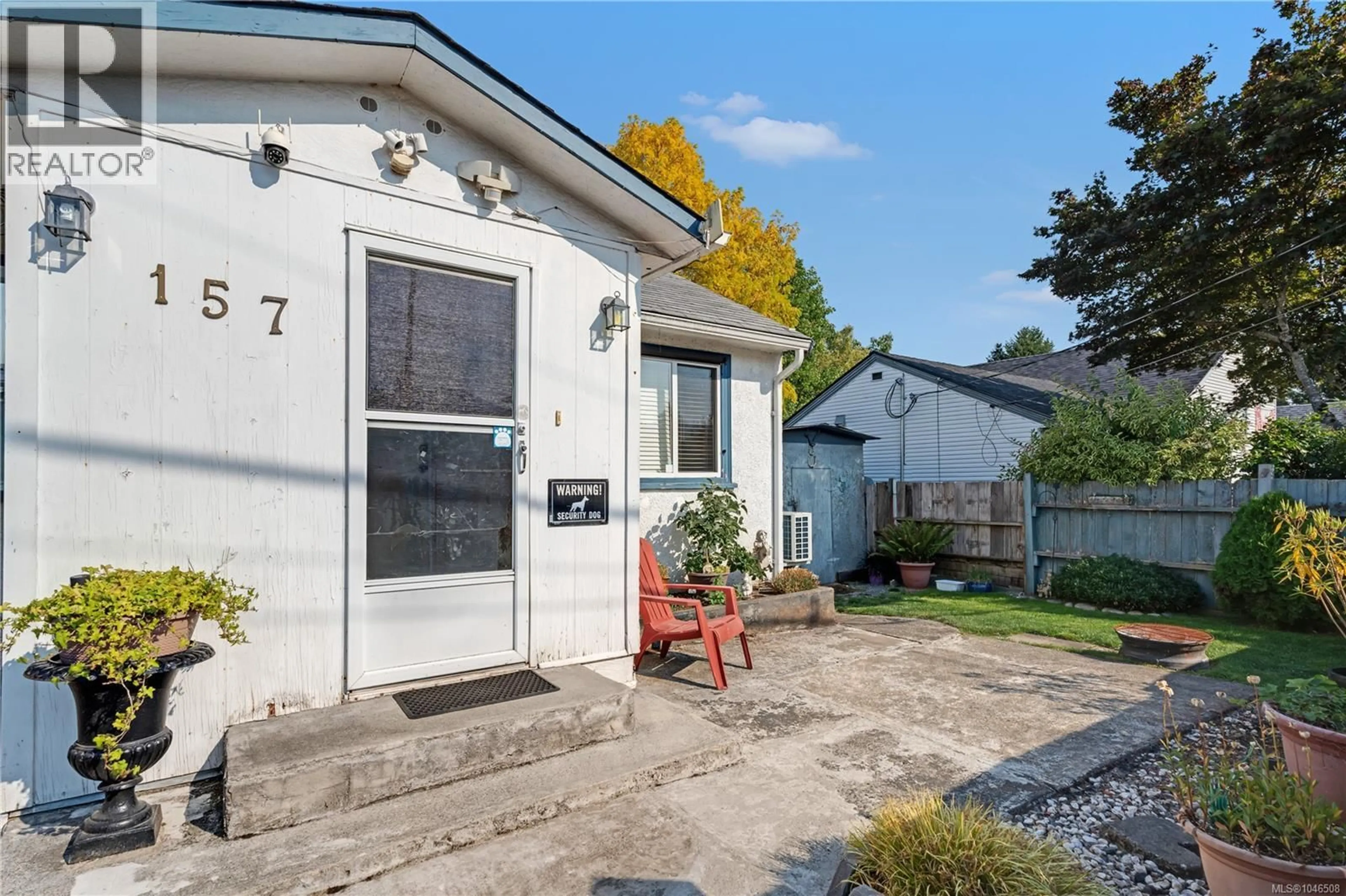 Patio, street for 157 VIEW STREET, Nanaimo British Columbia V9R4N5