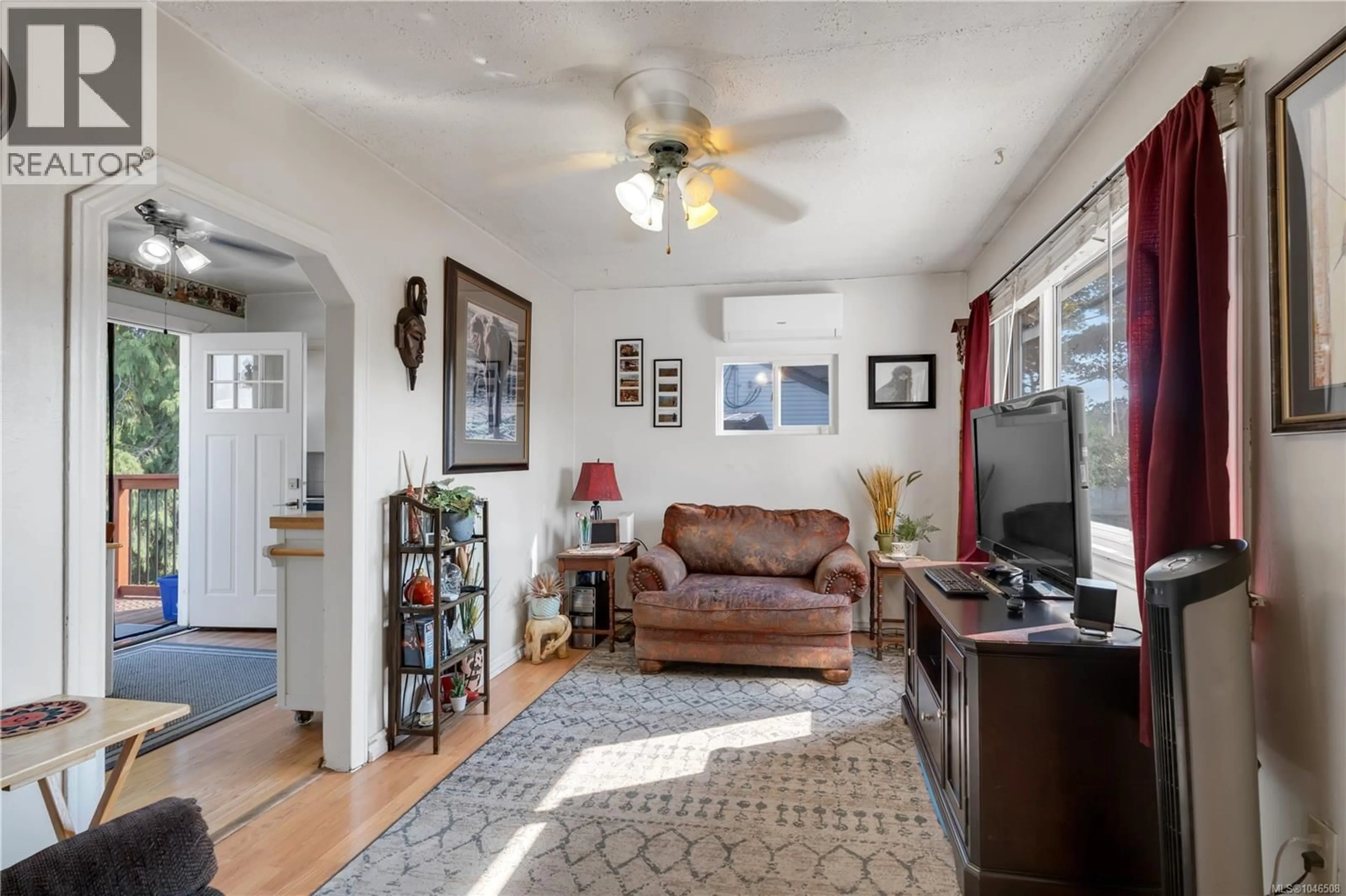 Living room with furniture, unknown for 157 VIEW STREET, Nanaimo British Columbia V9R4N5