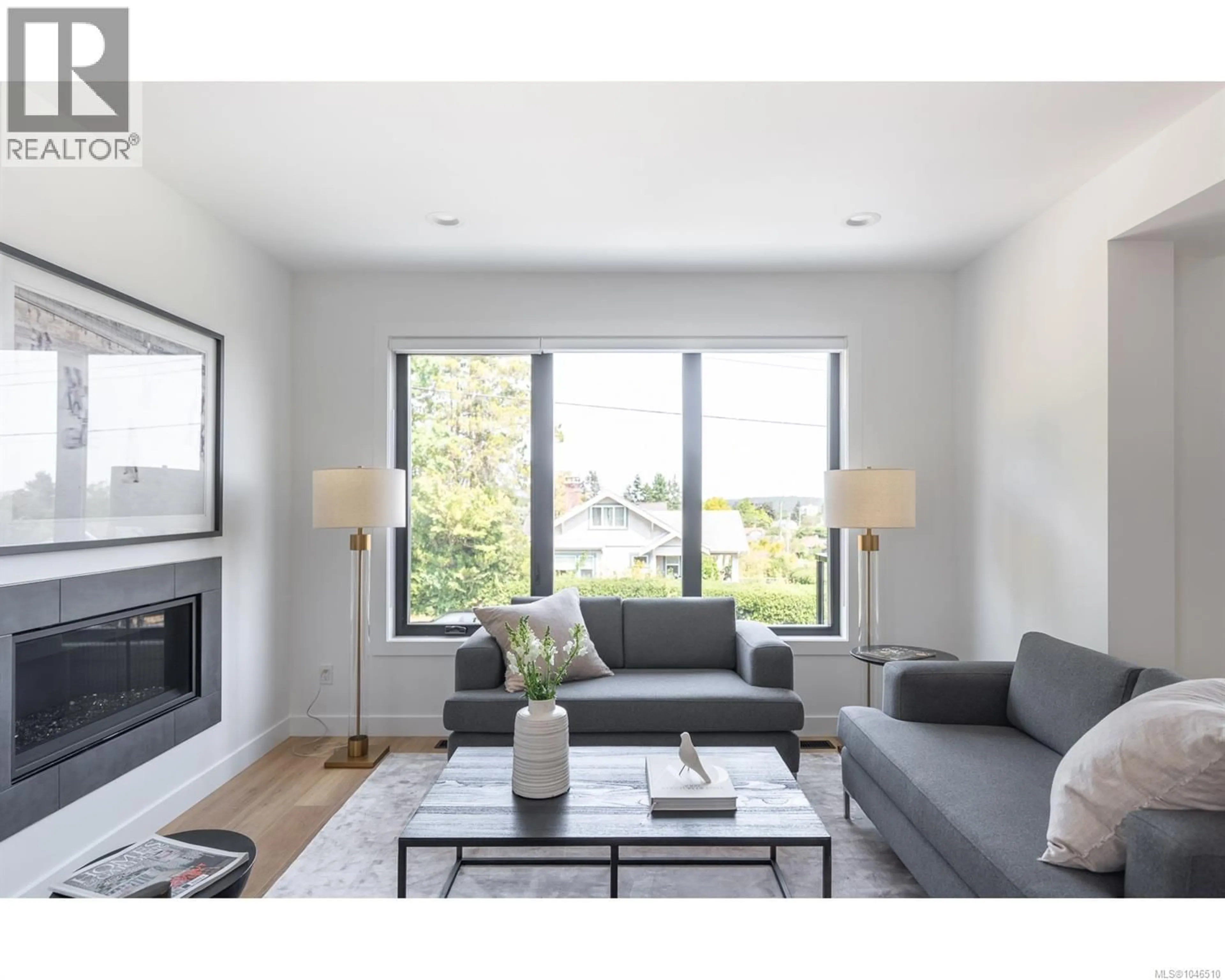 Living room with furniture, wood/laminate floor for 309 ELIZABETH STREET, Nanaimo British Columbia V9R3C5