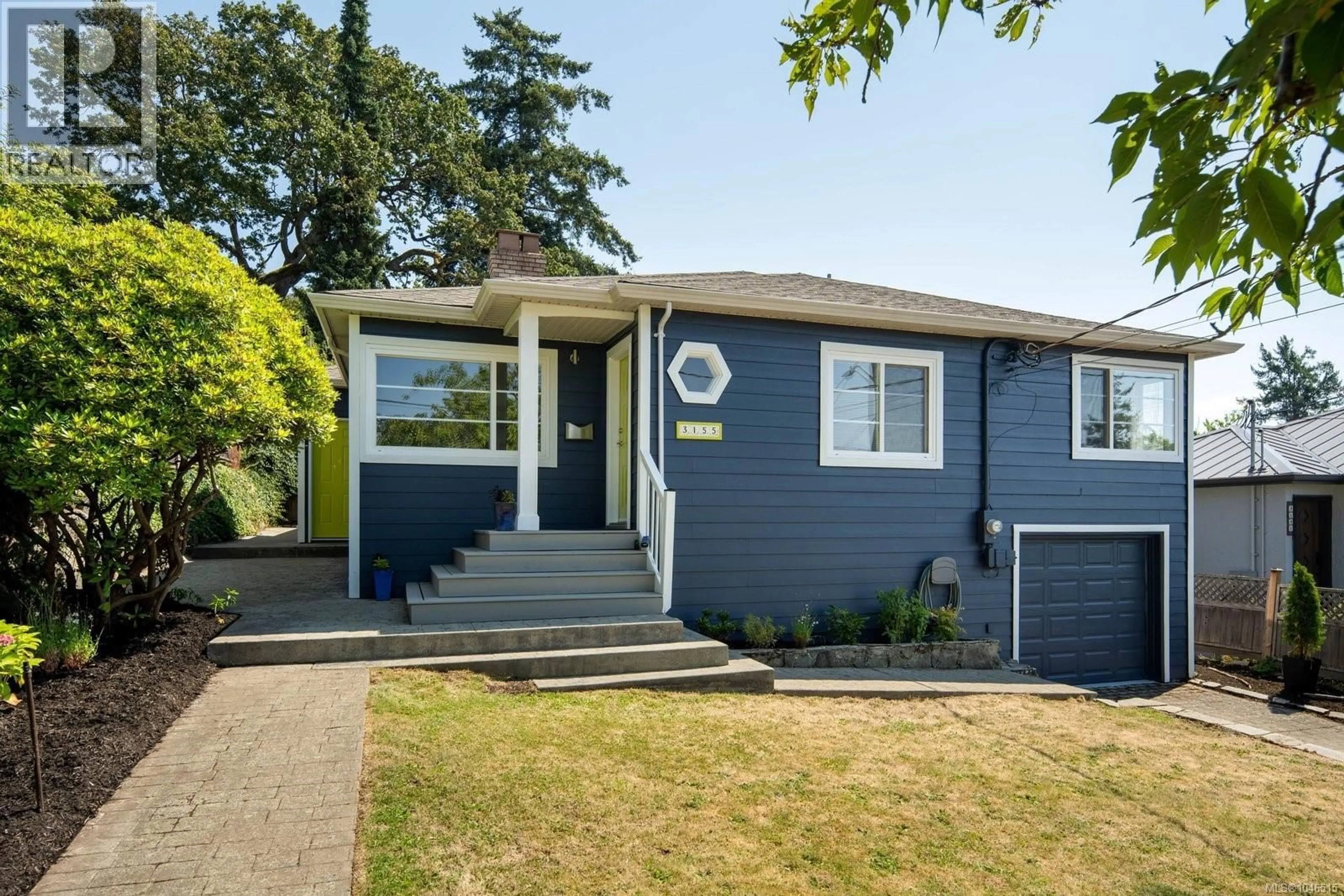Home with vinyl exterior material, street for 3155 MARS STREET, Victoria British Columbia V8X1B9