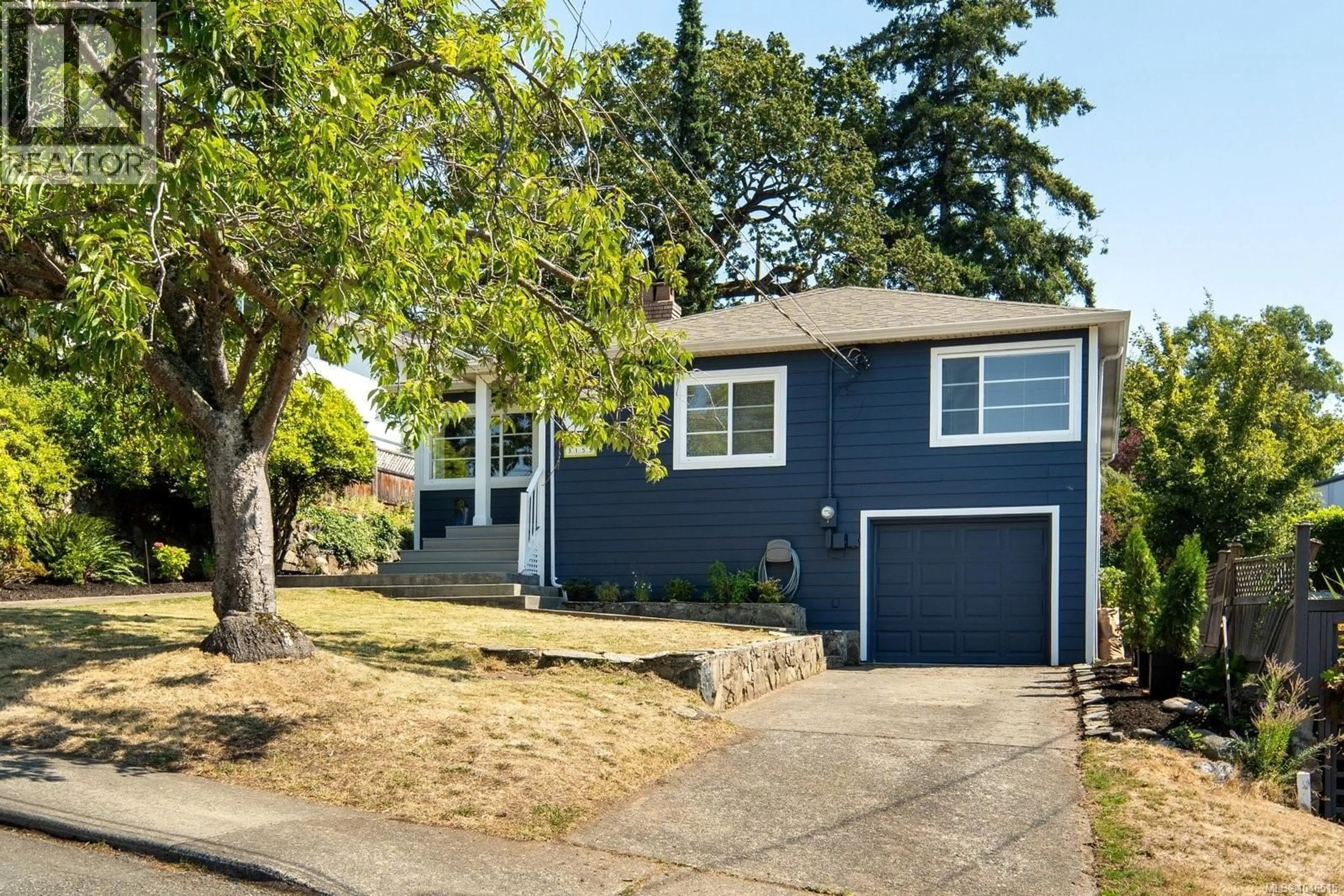 Home with vinyl exterior material, street for 3155 MARS STREET, Victoria British Columbia V8X1B9