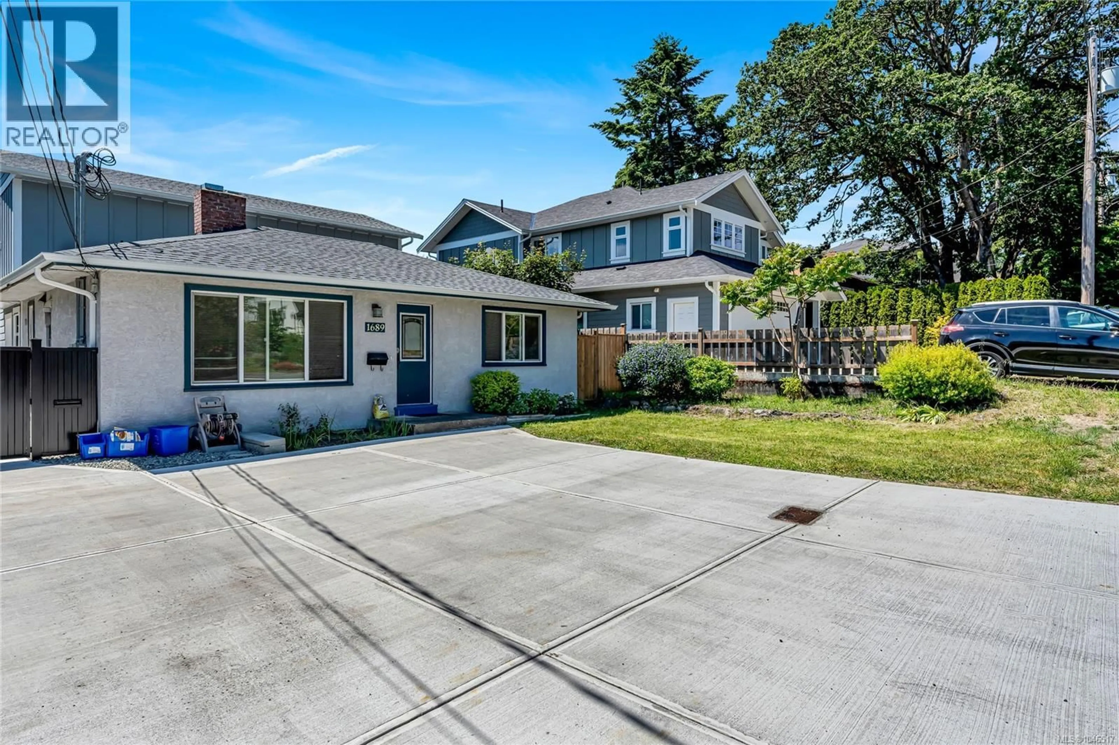 Unknown for 1689 KISBER AVENUE, Saanich British Columbia V8P2W5