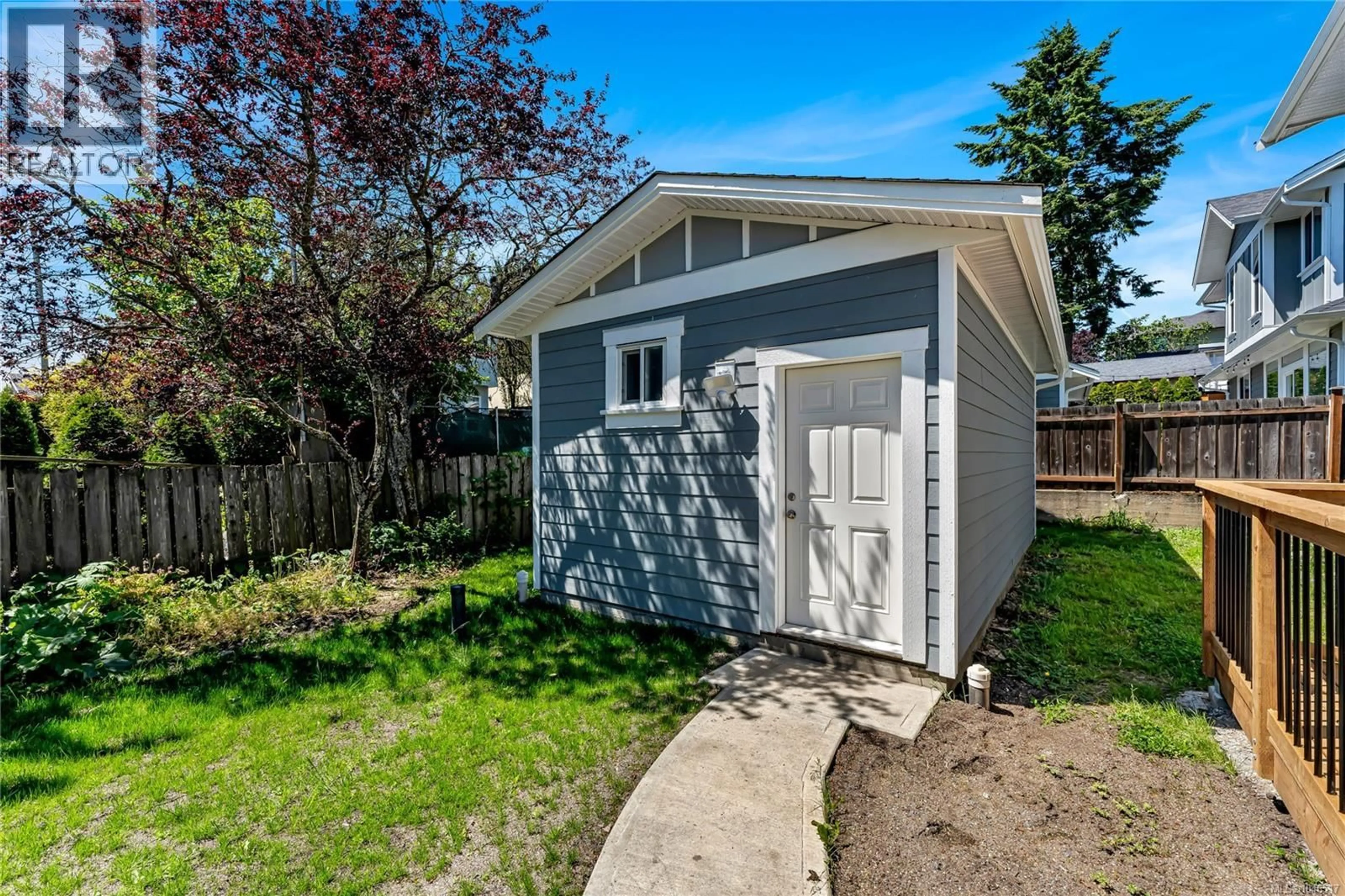 Shed for 1689 KISBER AVENUE, Saanich British Columbia V8P2W5