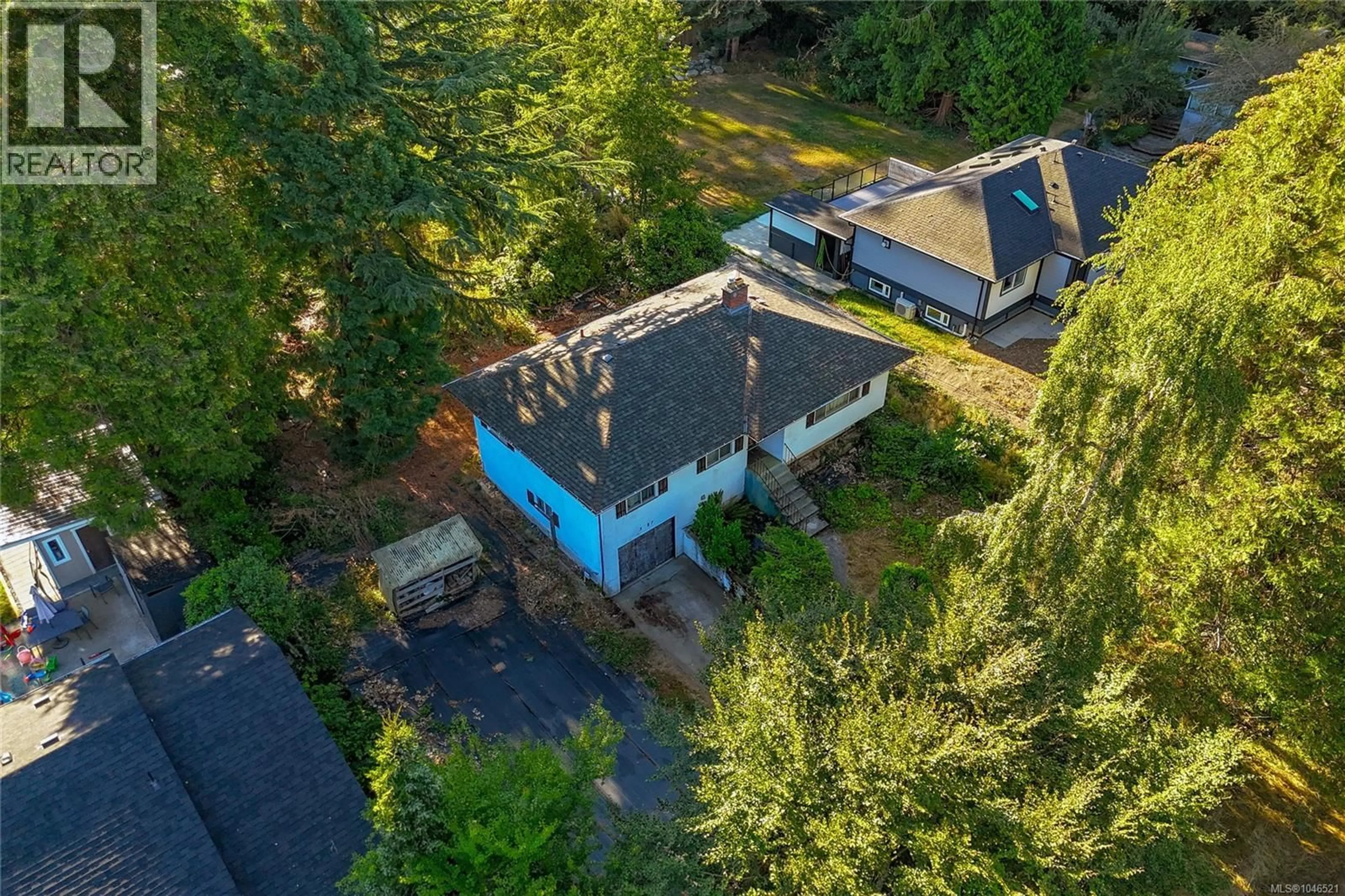 A pic from outside/outdoor area/front of a property/back of a property/a pic from drone, unknown for 5287 SANTA CLARA AVENUE, Saanich British Columbia V8Y1W6