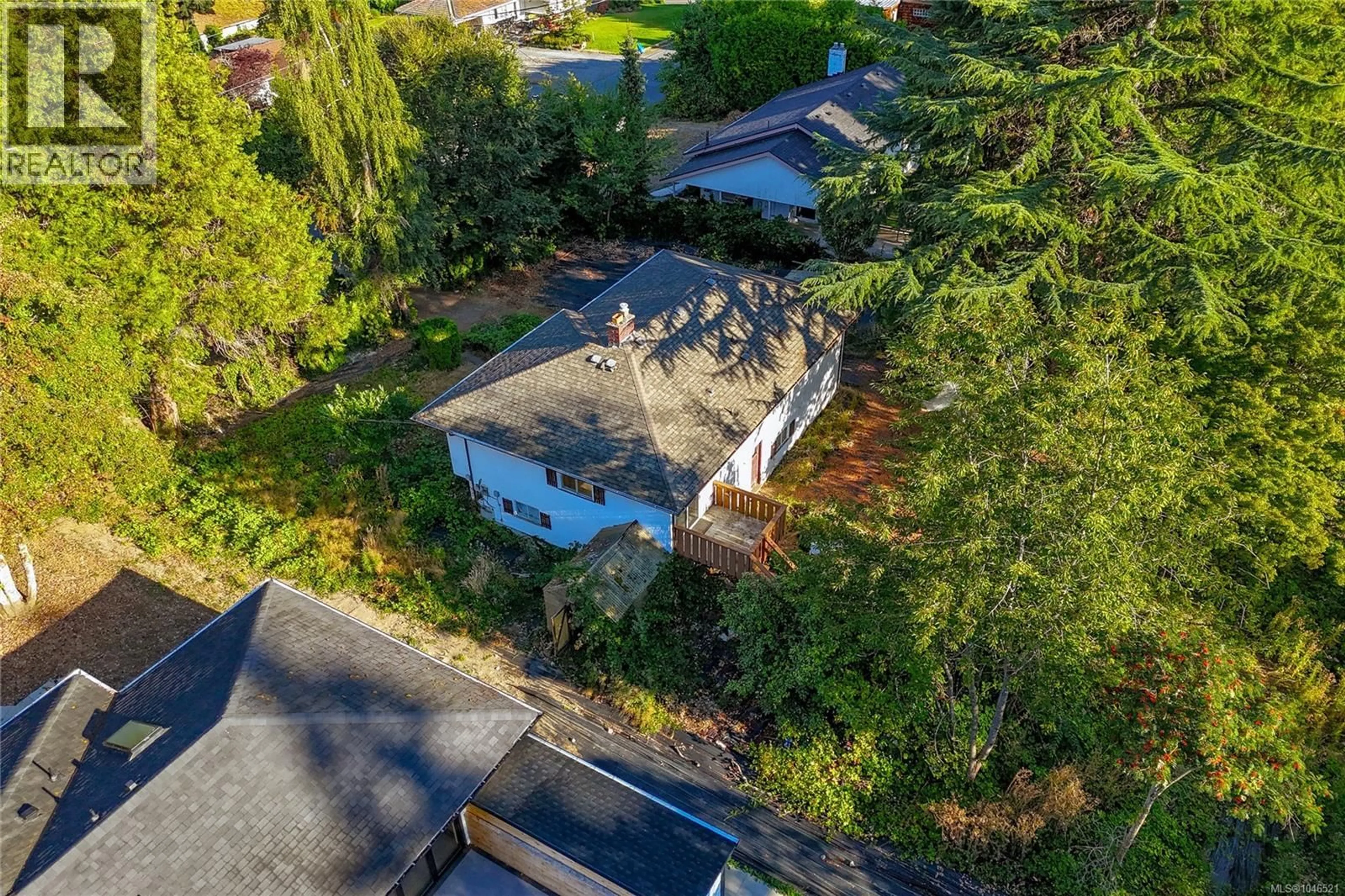 A pic from outside/outdoor area/front of a property/back of a property/a pic from drone, street for 5287 SANTA CLARA AVENUE, Saanich British Columbia V8Y1W6