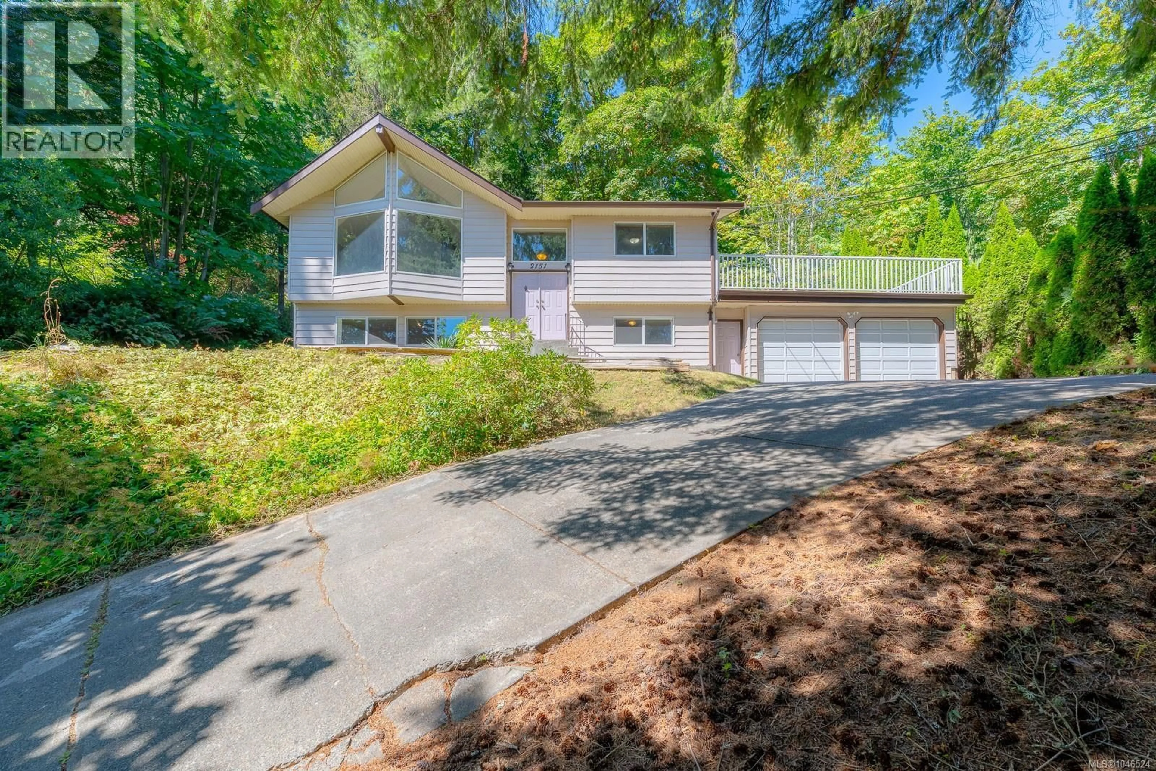 Home with vinyl exterior material, street for 2151 LAKESIDE DRIVE, Nanaimo British Columbia V9X1A8