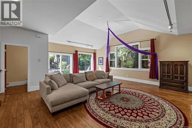 825 FERN ROAD EAST, Qualicum Beach 5