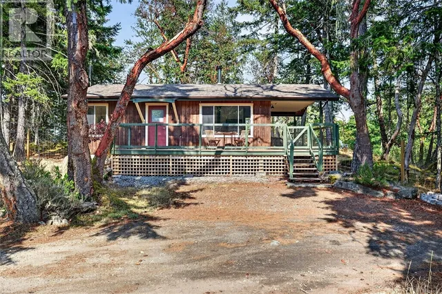 380 LANGS ROAD, Salt Spring 2