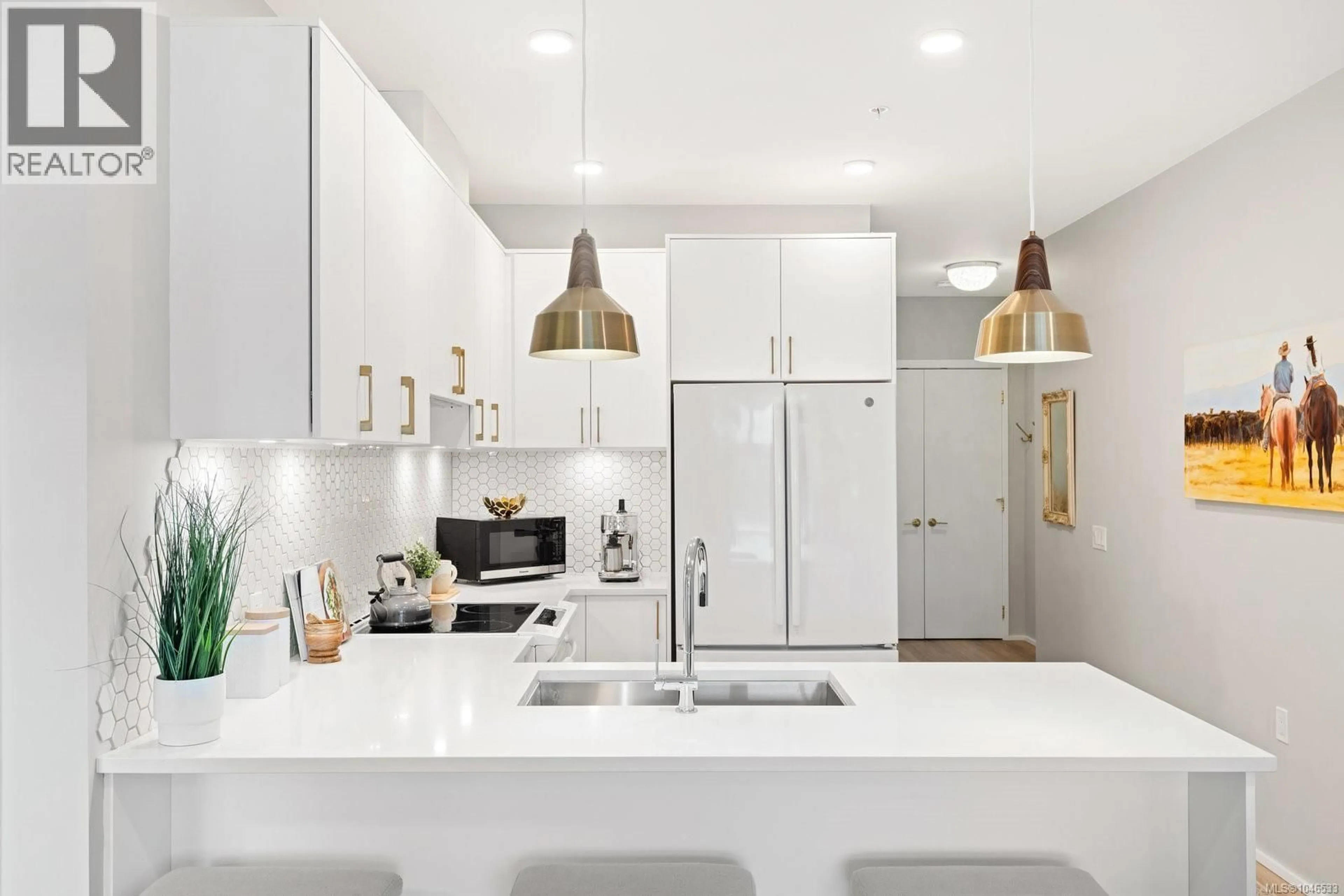 Contemporary kitchen, ceramic/tile floor for 303 - 2348 BEACON AVENUE, Sidney British Columbia V8L1X3