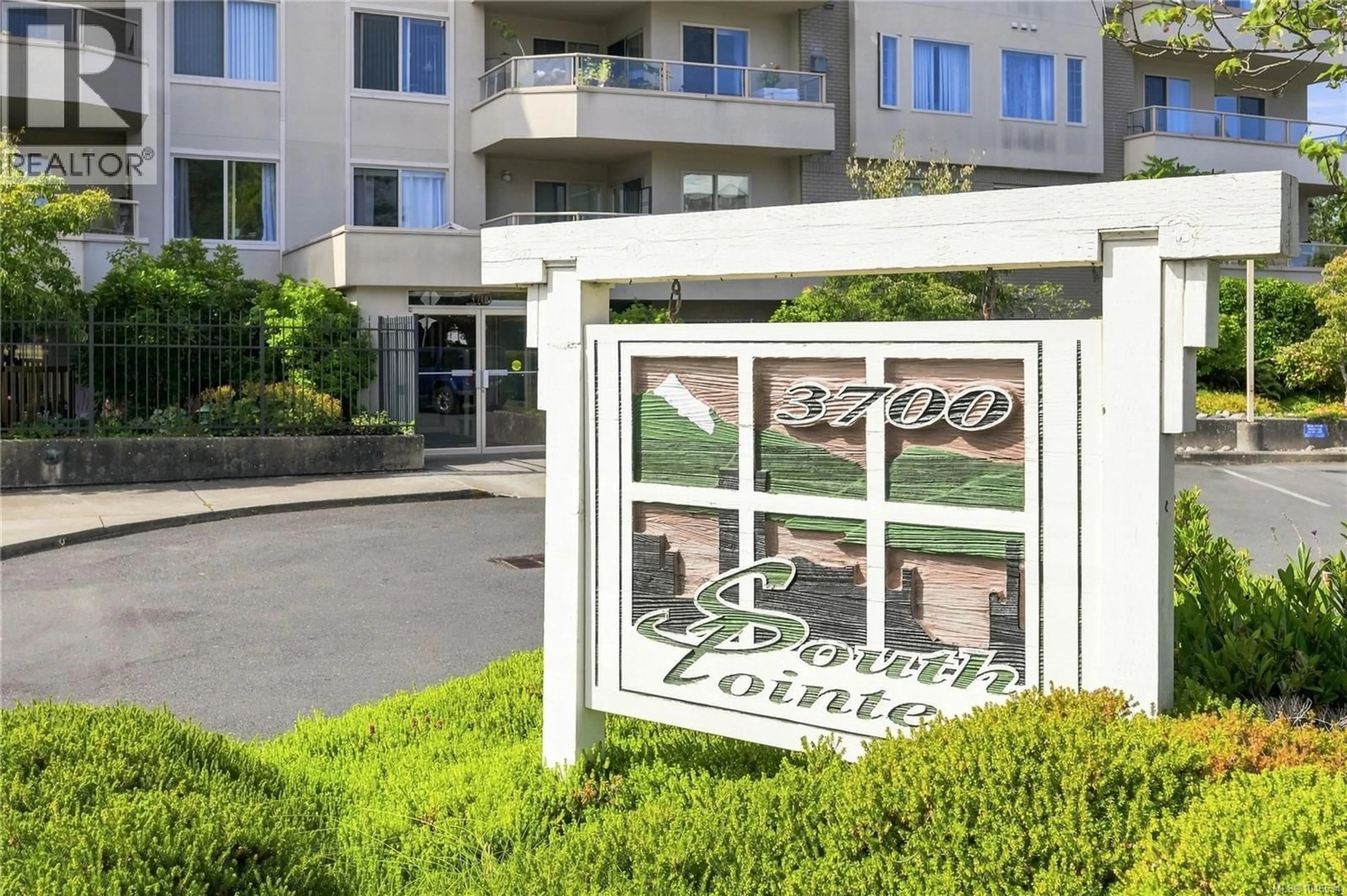 Unknown for 303 - 3700 CAREY ROAD, Saanich British Columbia V8Z4C2