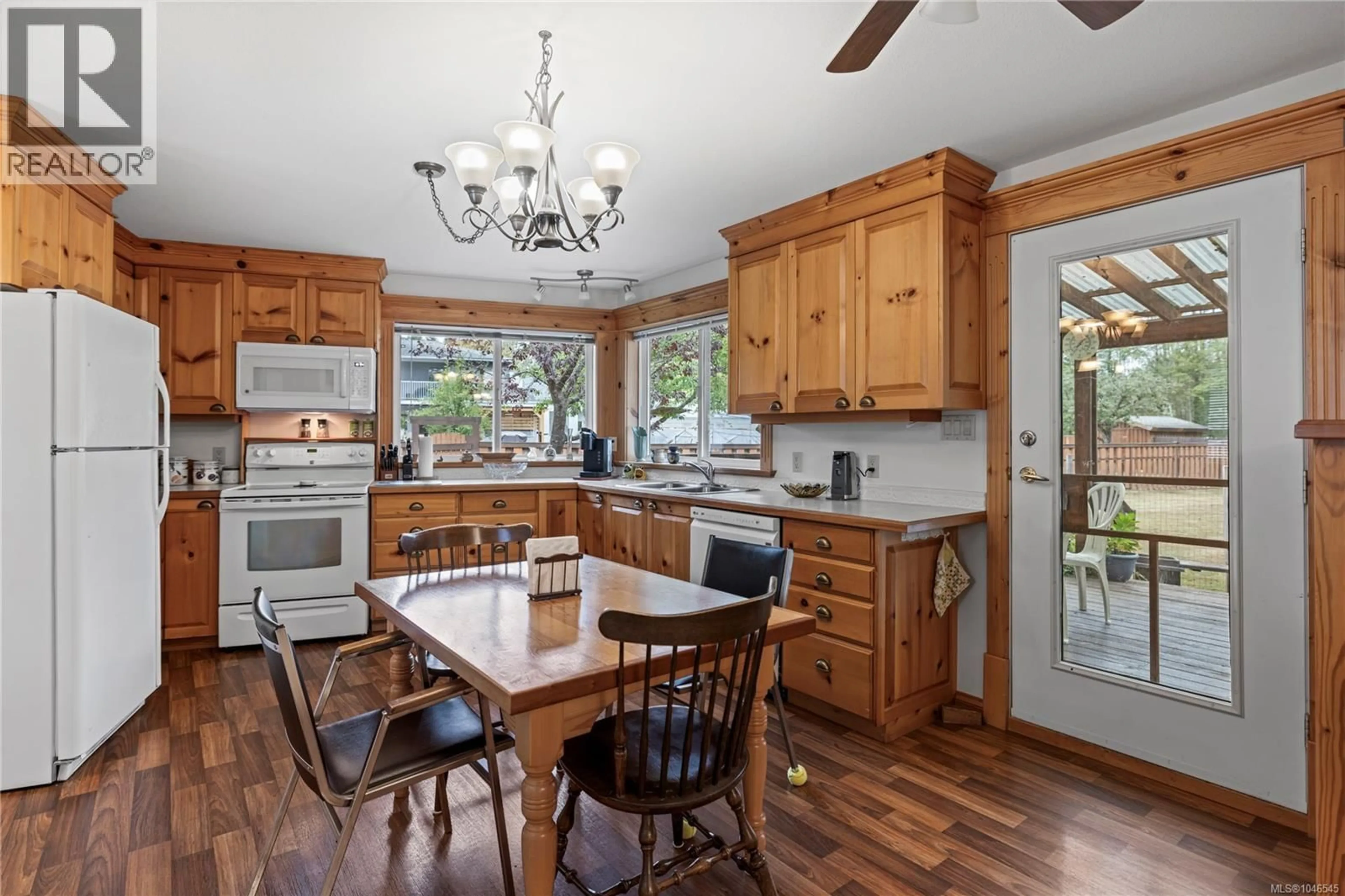Open concept kitchen, unknown for 594 PYM STREET NORTH, Parksville British Columbia V9P1B6