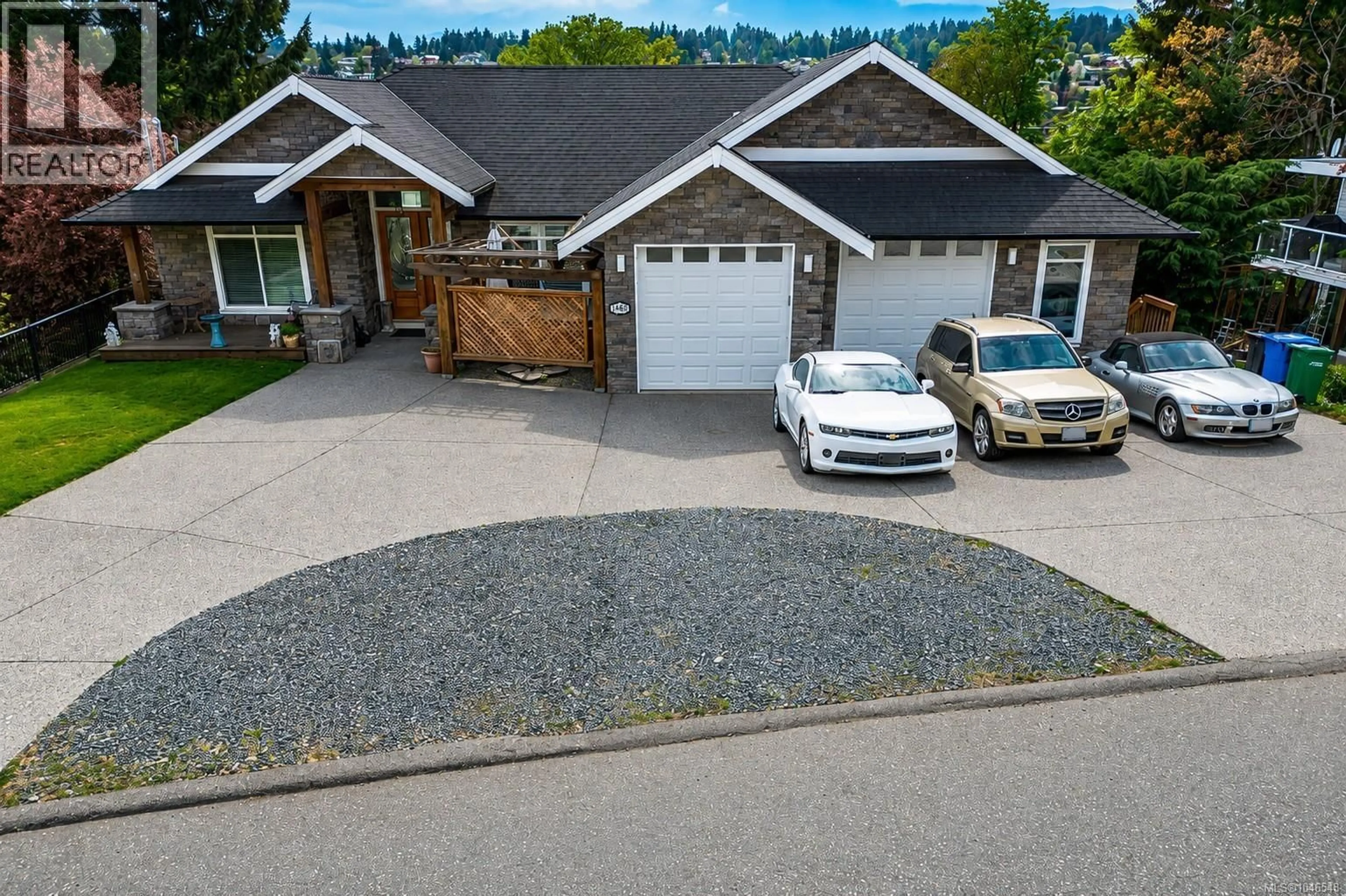 A pic from outside/outdoor area/front of a property/back of a property/a pic from drone, street for 1460 SHERWOOD DRIVE, Nanaimo British Columbia V9T1G7