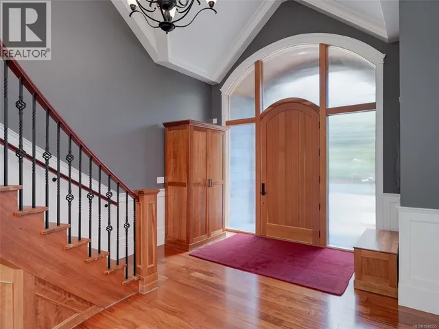 2615 QUEENSWOOD DRIVE, Saanich 5