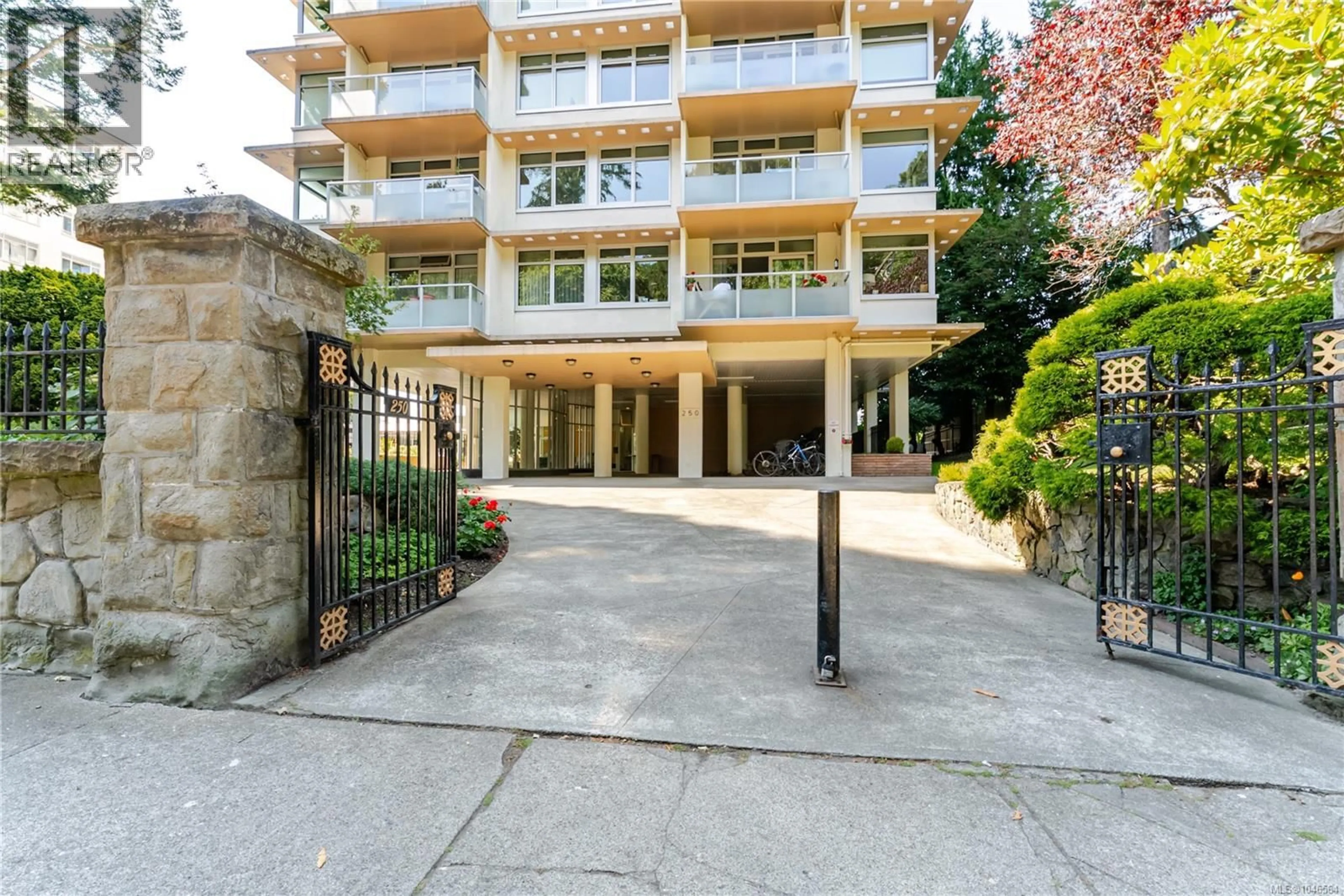 Unknown for 101 - 250 DOUGLAS STREET, Victoria British Columbia V8V2P4