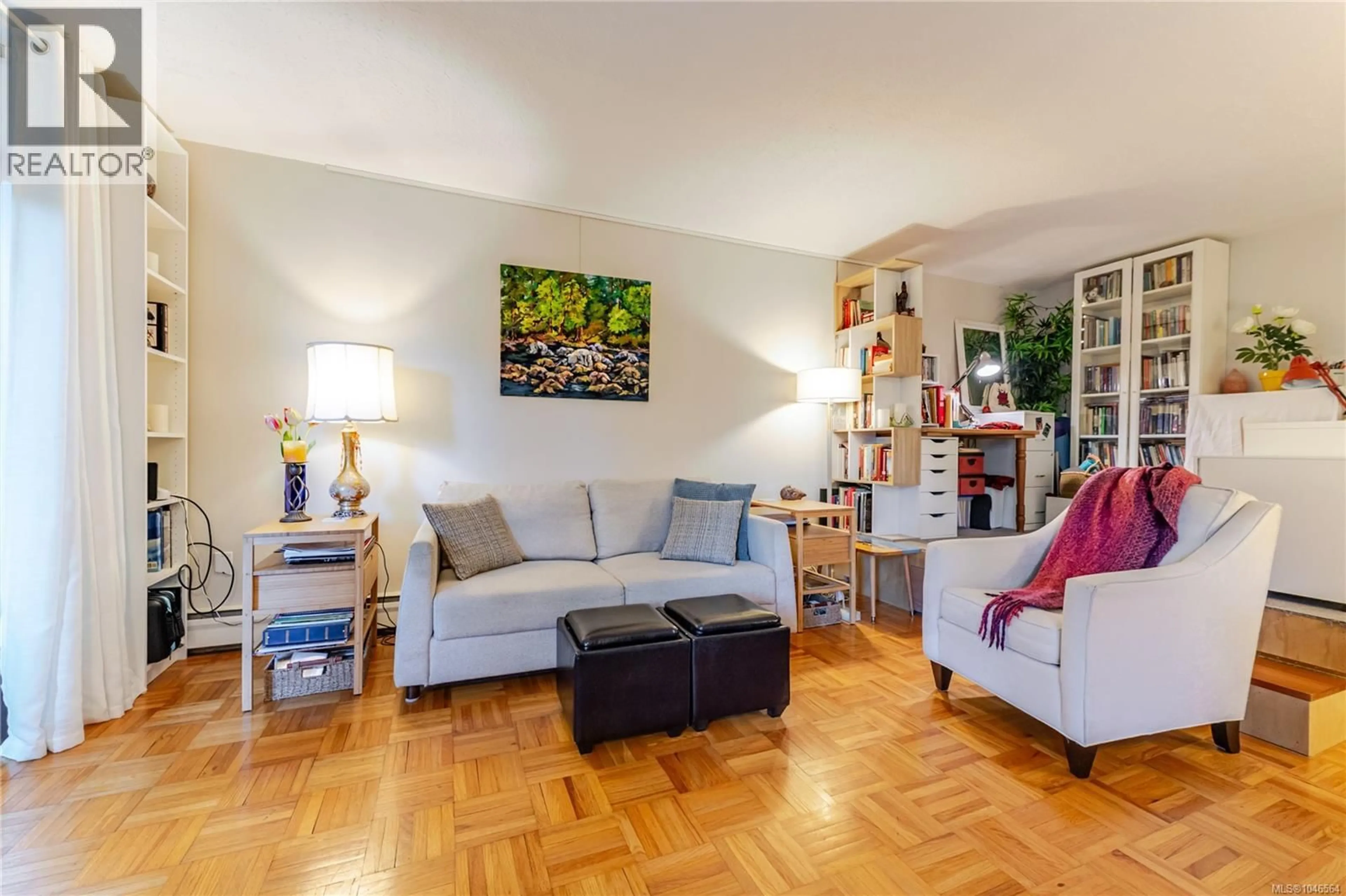 Living room with furniture, unknown for 101 - 250 DOUGLAS STREET, Victoria British Columbia V8V2P4