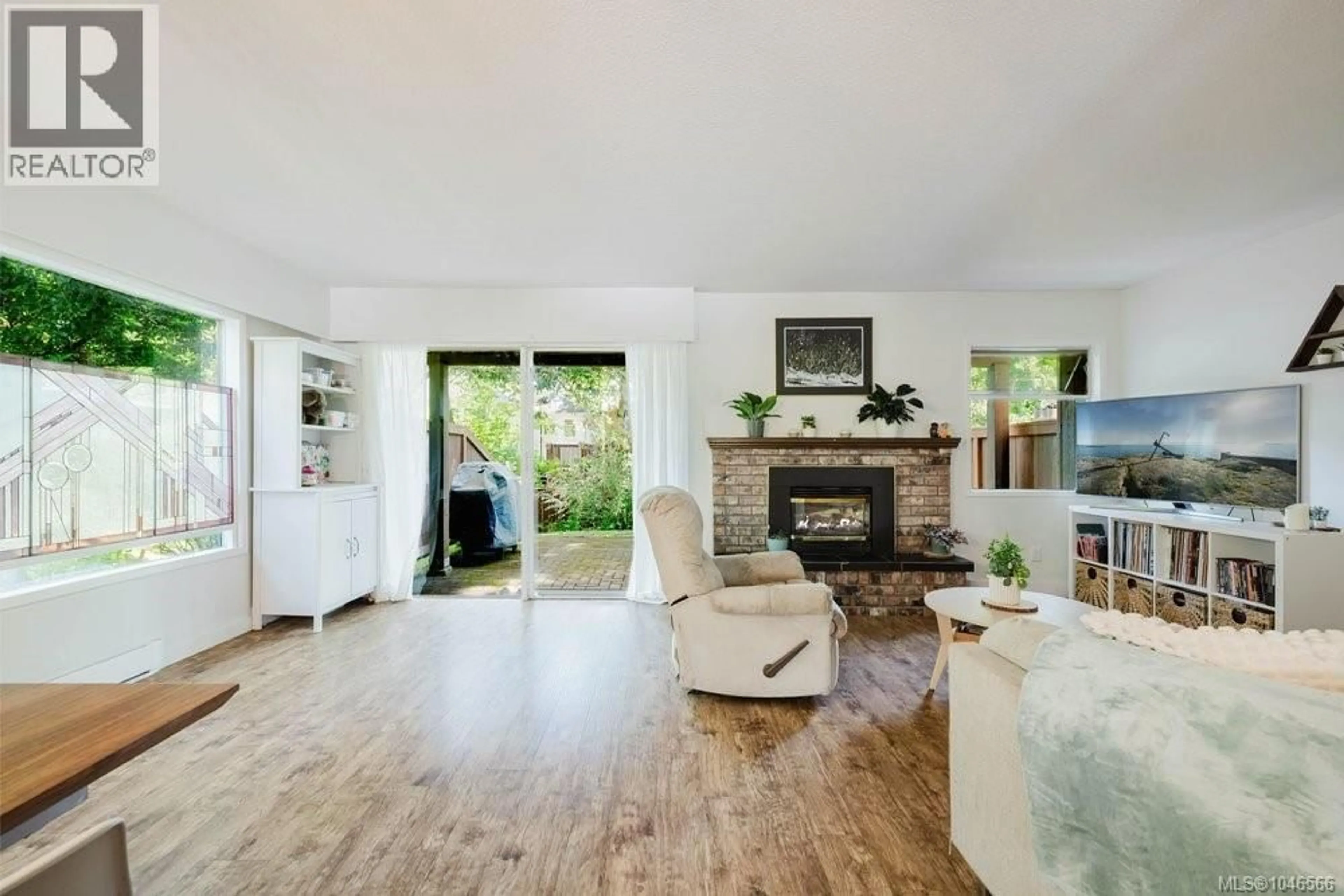 Living room with furniture, unknown for 3 - 933 ADMIRALS ROAD, Esquimalt British Columbia V9A2P1